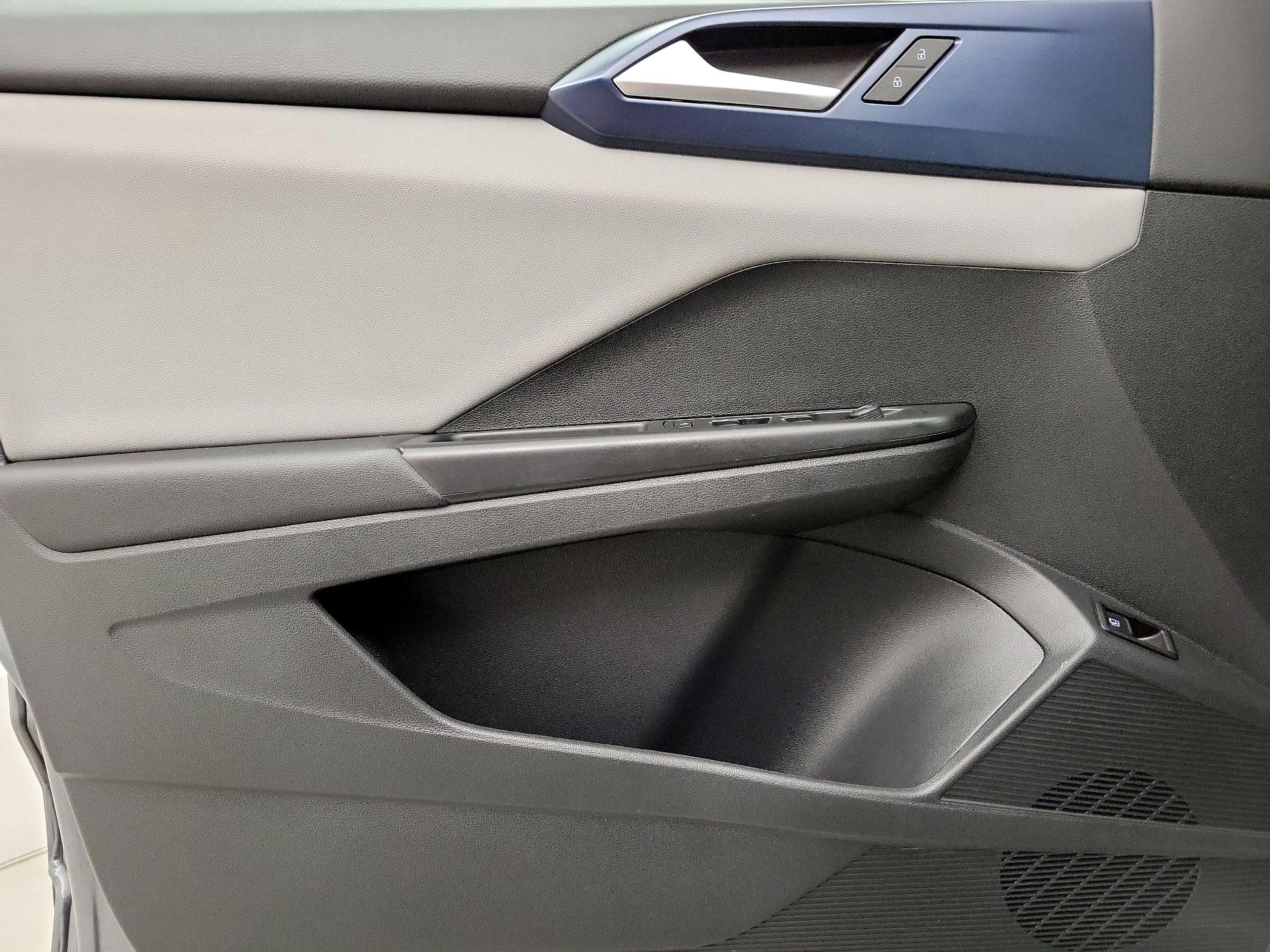 Thumbnail: 2023 Volkswagen Taos - 12