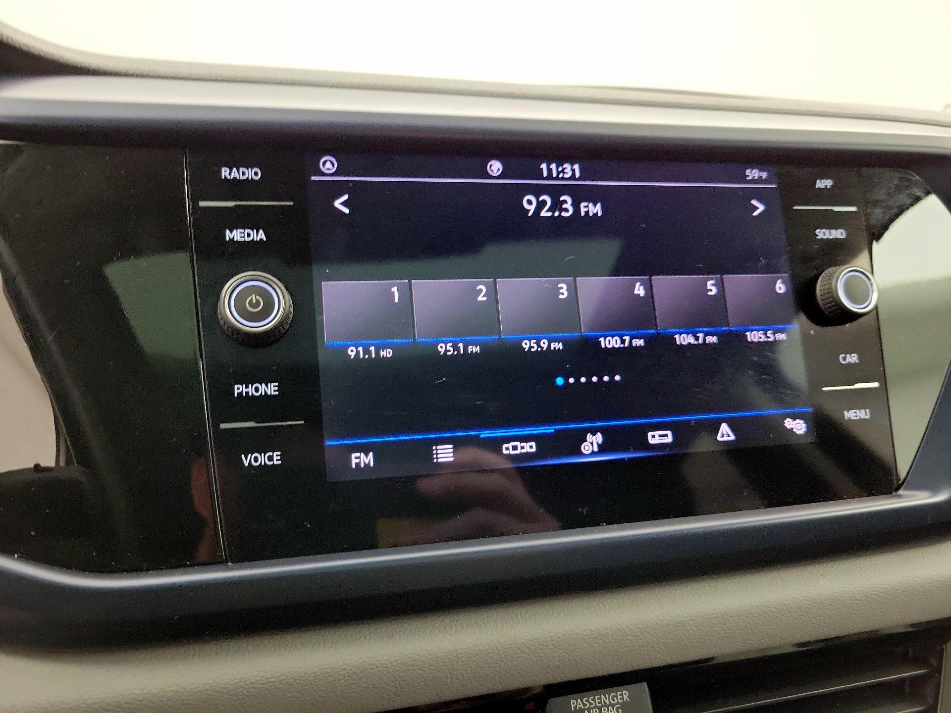 Thumbnail: 2023 Volkswagen Taos - 15