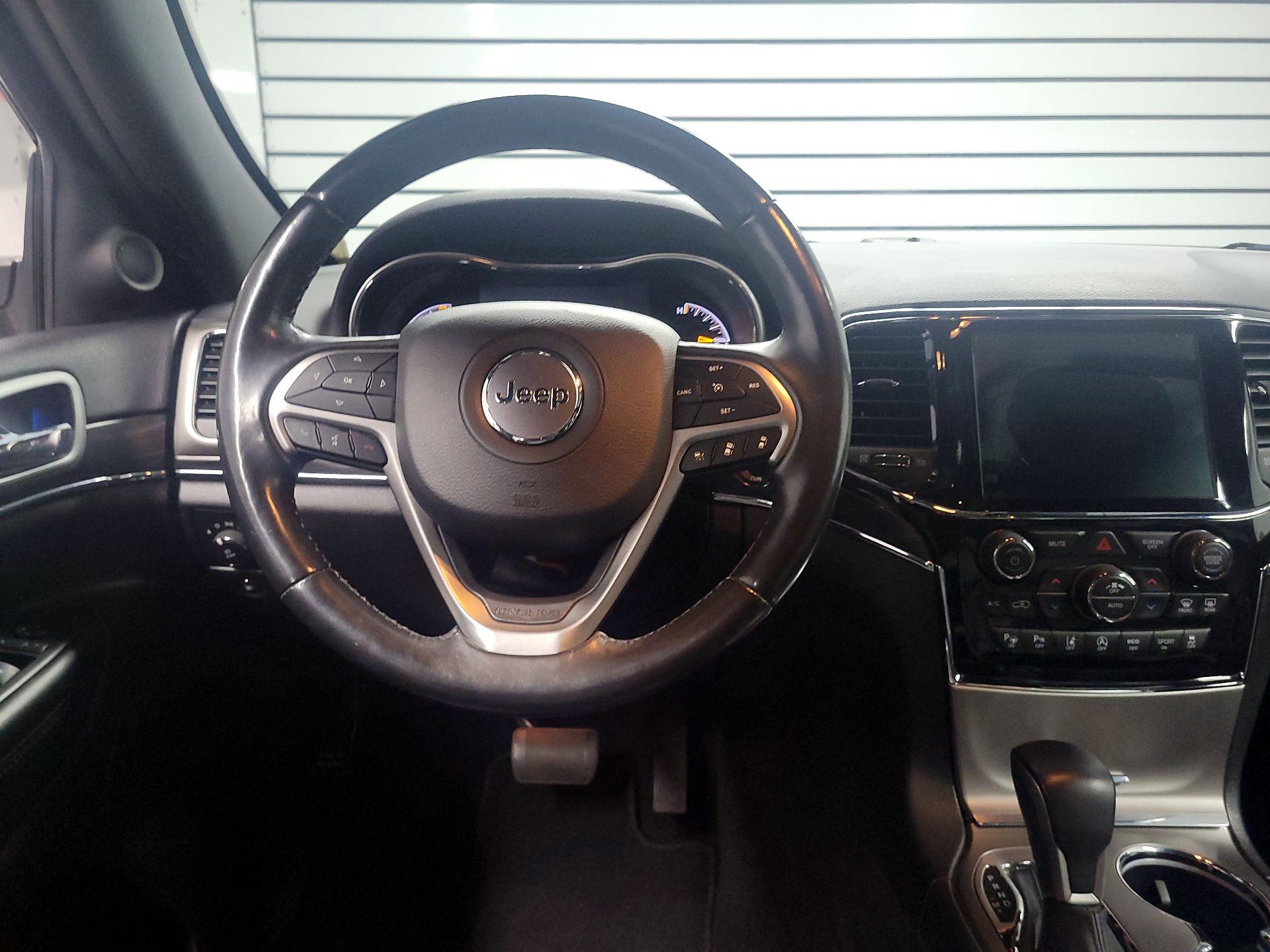 Thumbnail: 2019 Jeep Grand Cherokee - 10