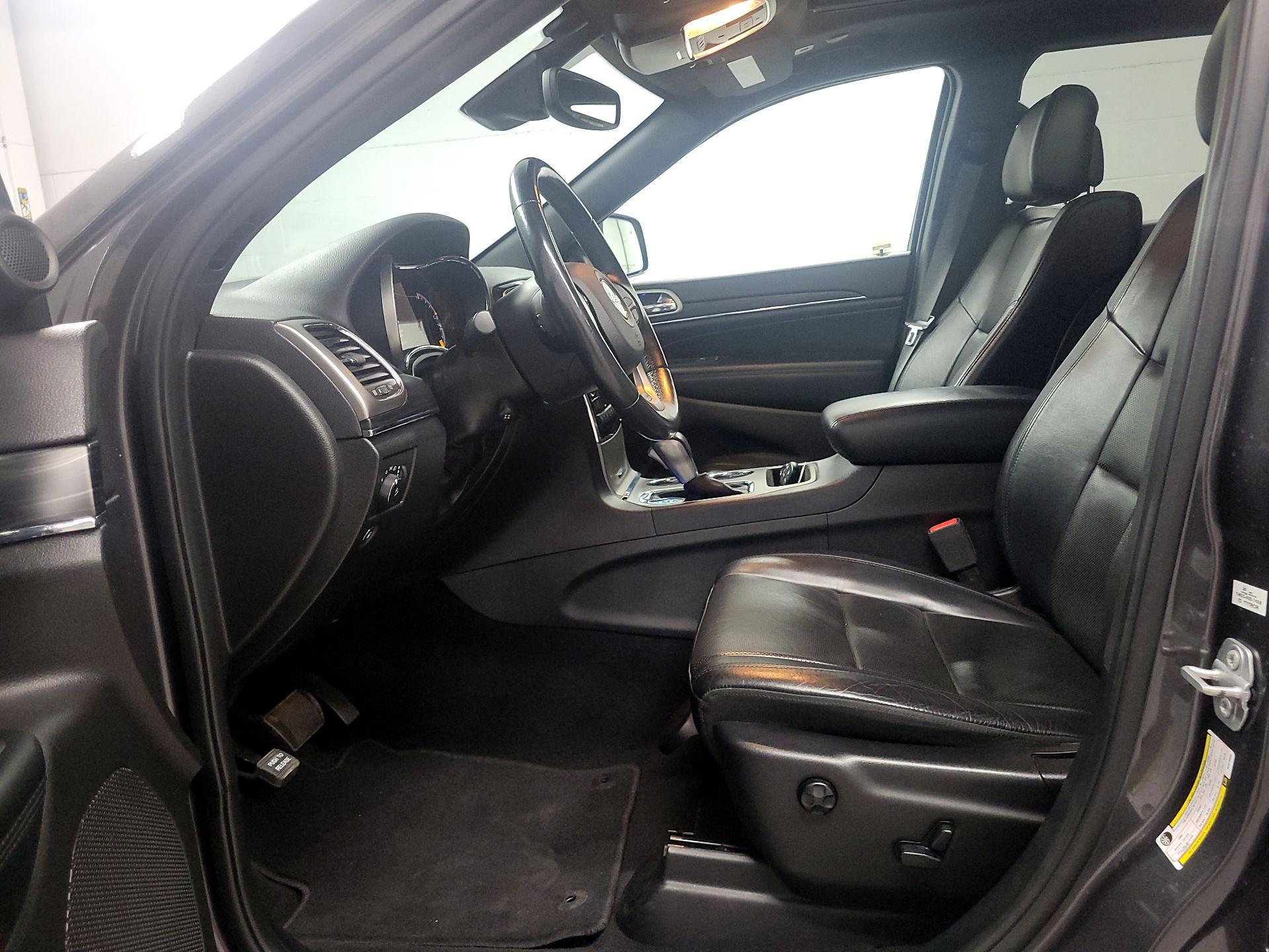 Thumbnail: 2019 Jeep Grand Cherokee - 11
