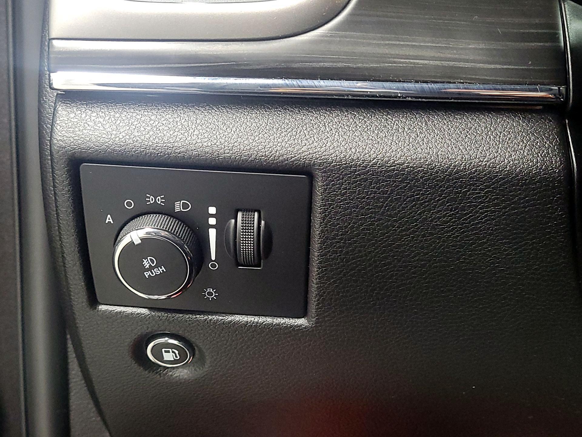 Thumbnail: 2019 Jeep Grand Cherokee - 13