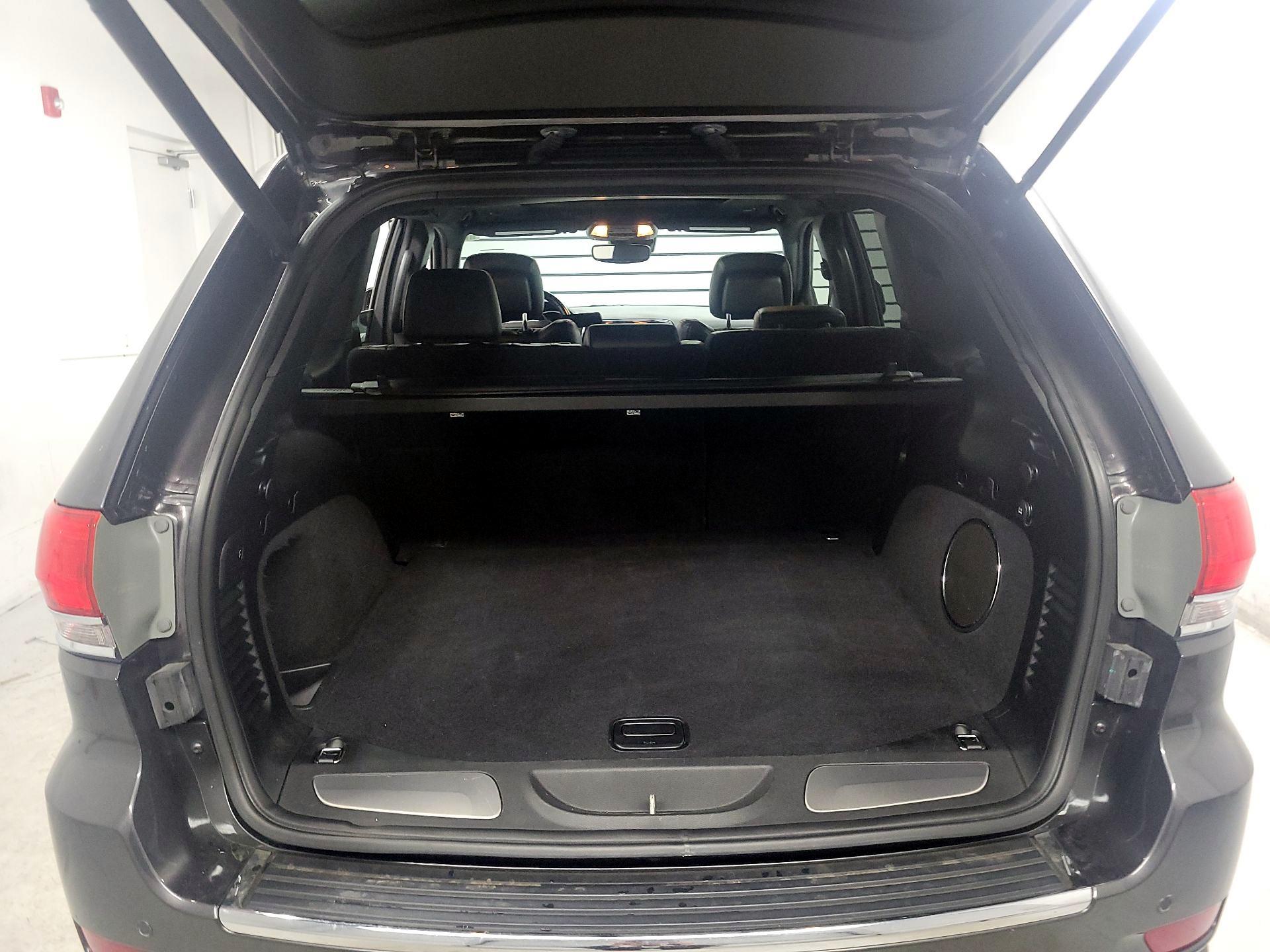 Thumbnail: 2019 Jeep Grand Cherokee - 20