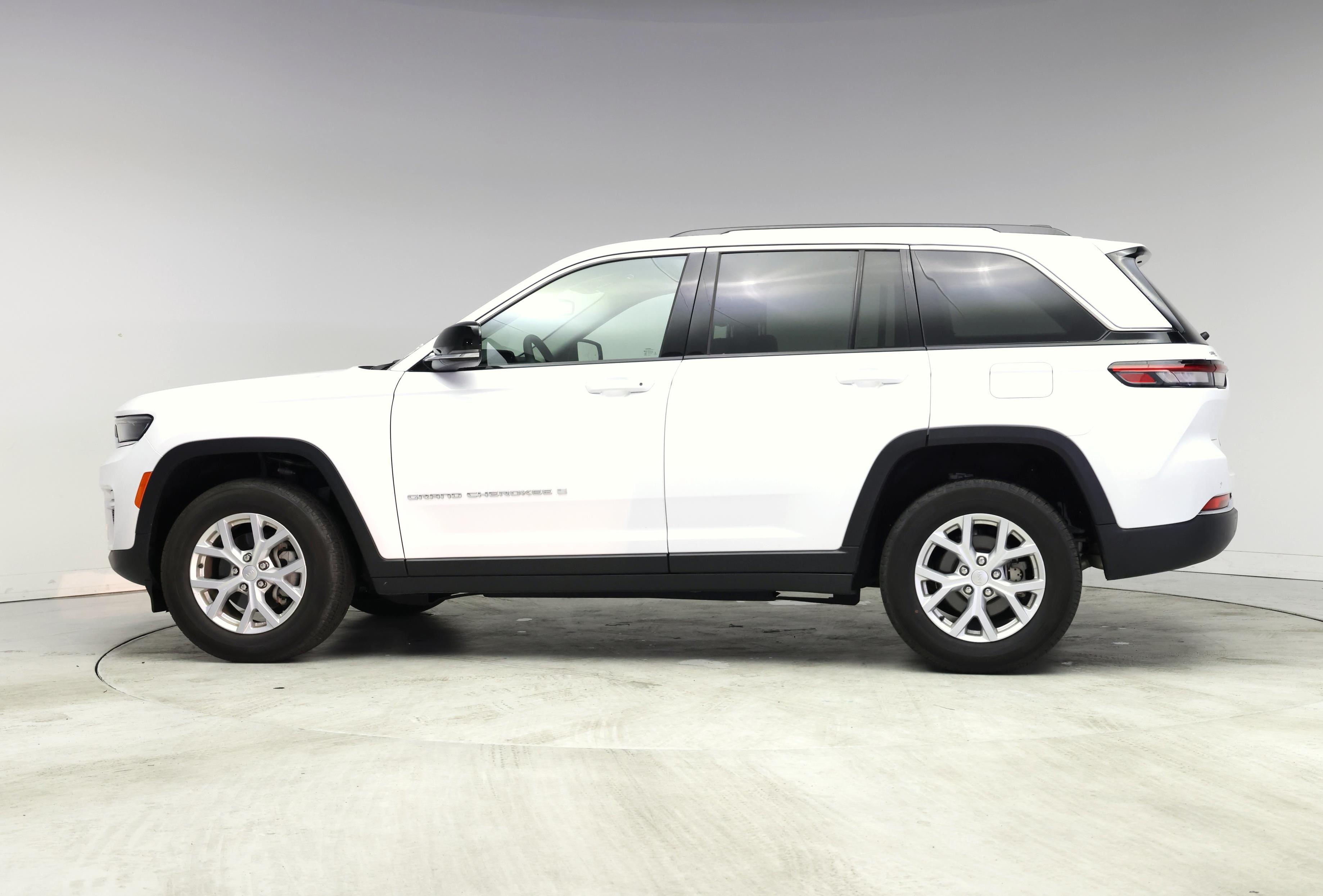Thumbnail: 2023 Jeep Grand Cherokee - 3