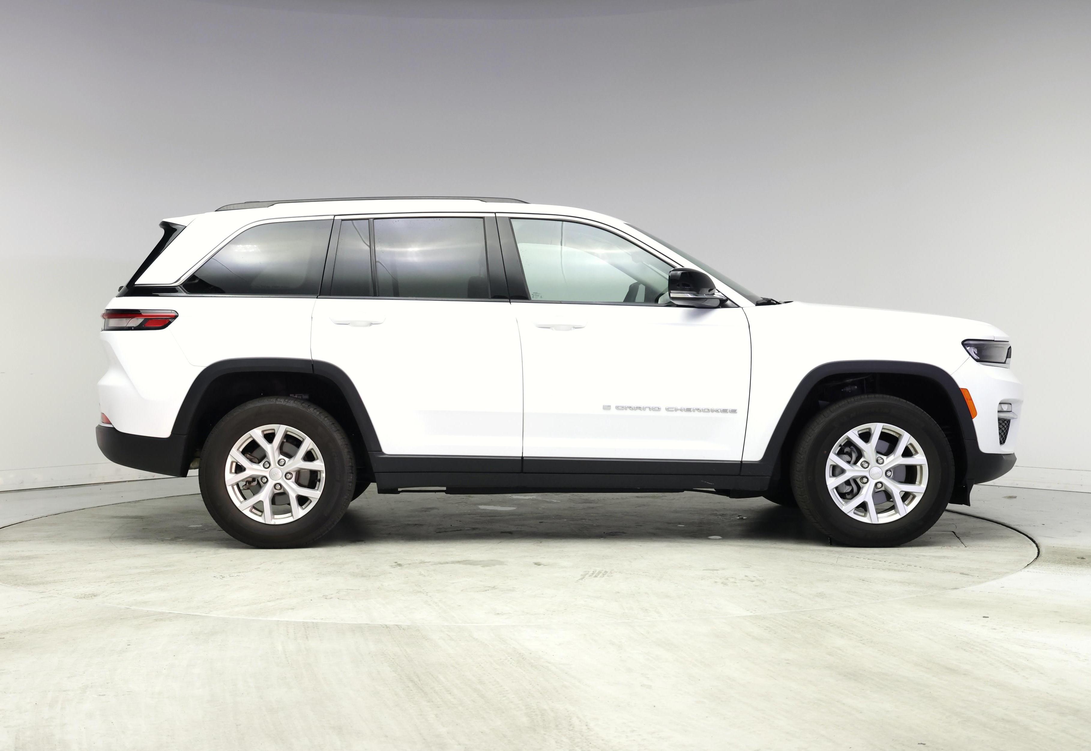 Thumbnail: 2023 Jeep Grand Cherokee - 7