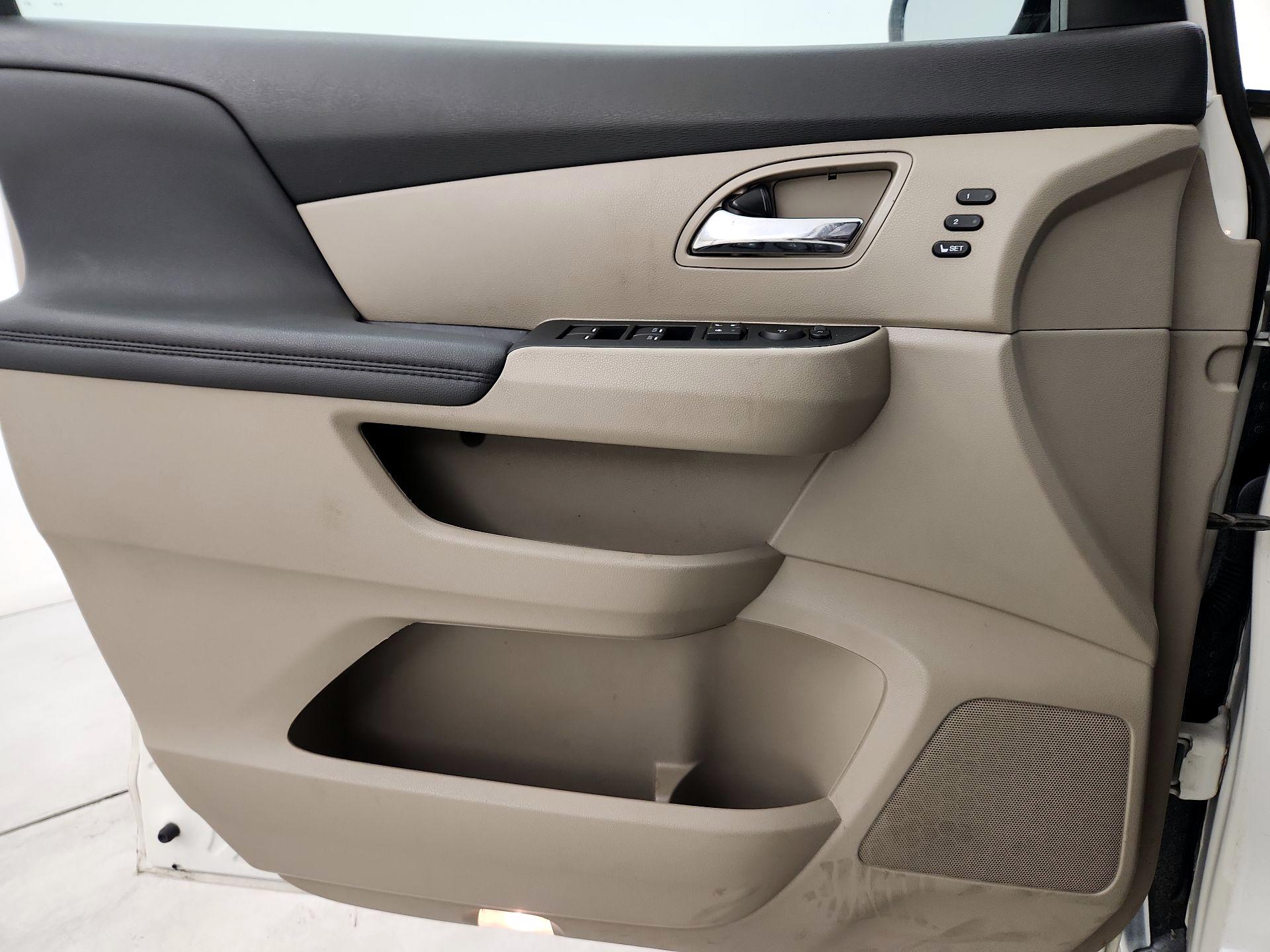 Thumbnail: 2016 Honda Odyssey - 12