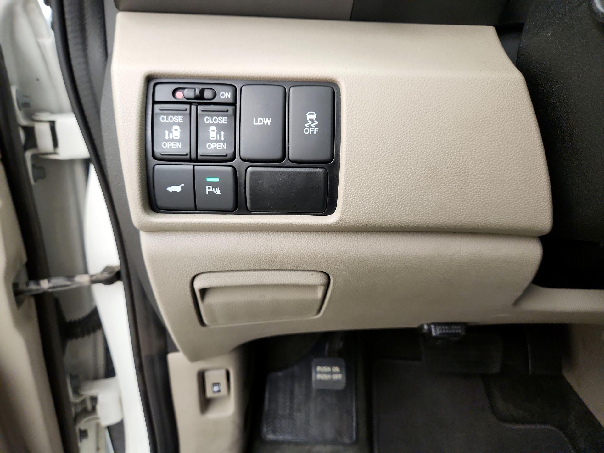 Thumbnail: 2016 Honda Odyssey - 13