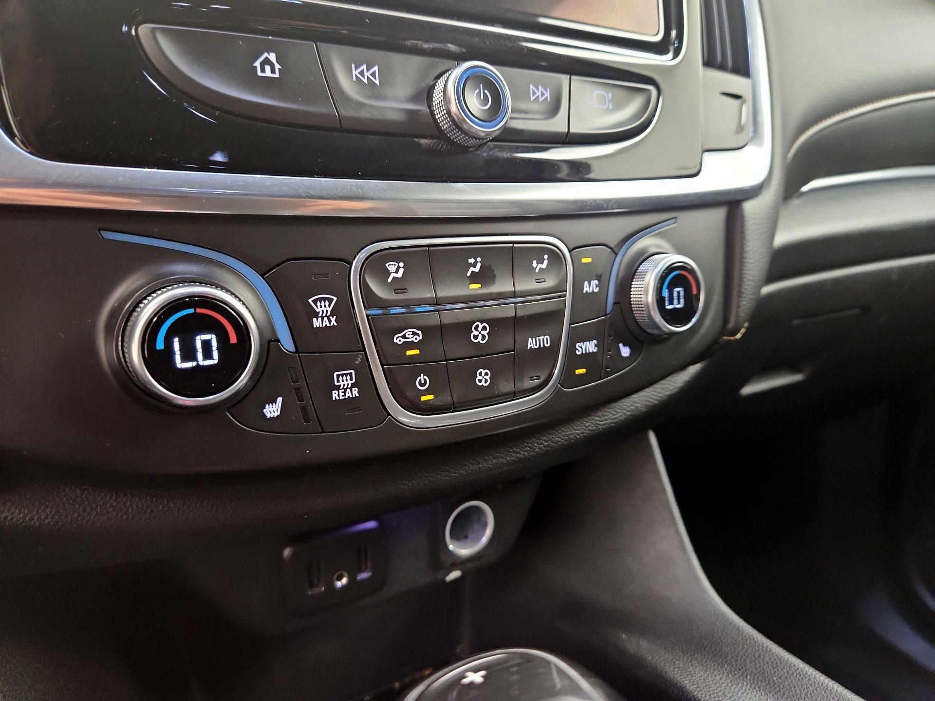 Thumbnail: 2019 Chevrolet Traverse - 16