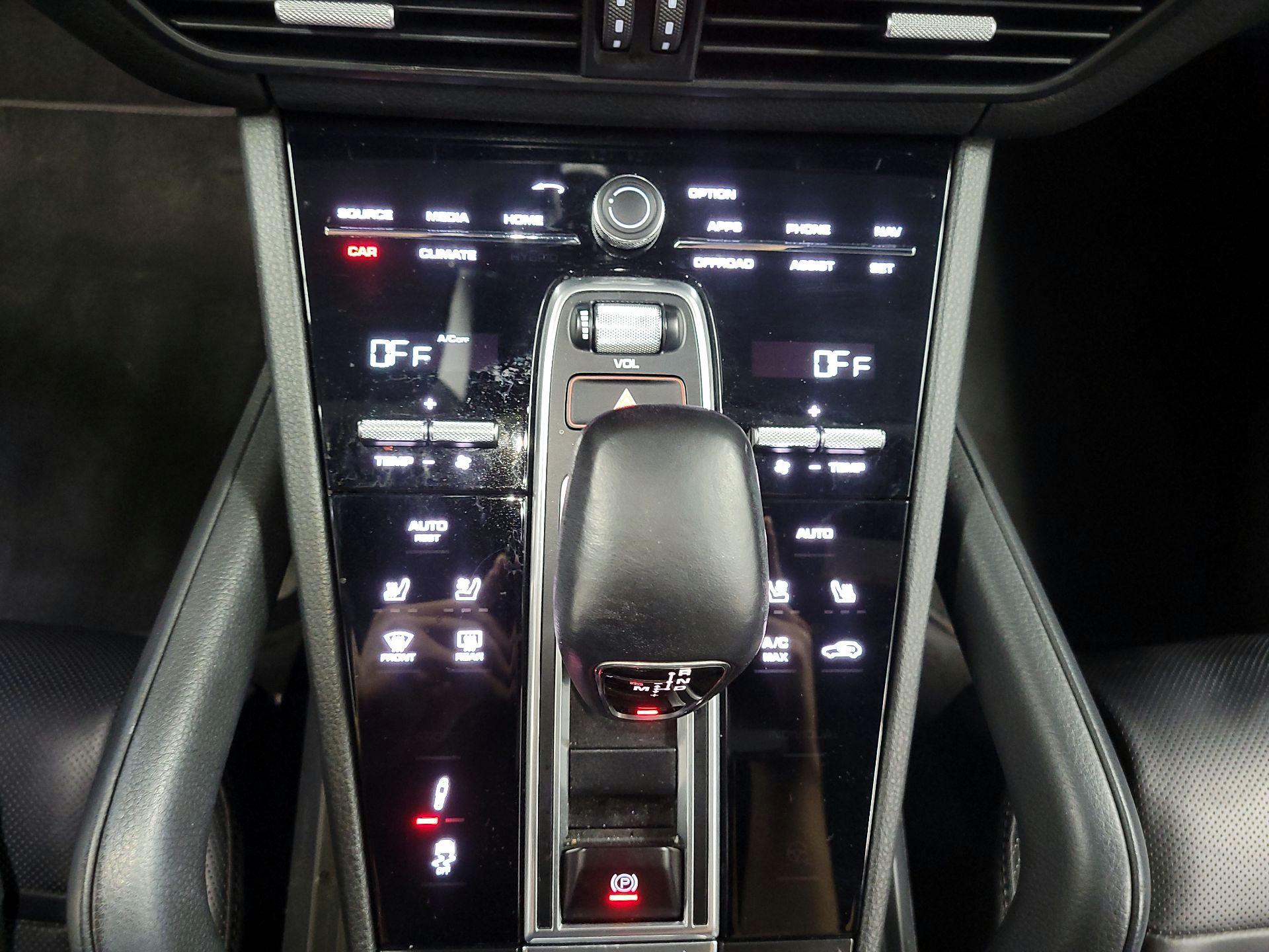 Thumbnail: 2021 Porsche Cayenne - 15