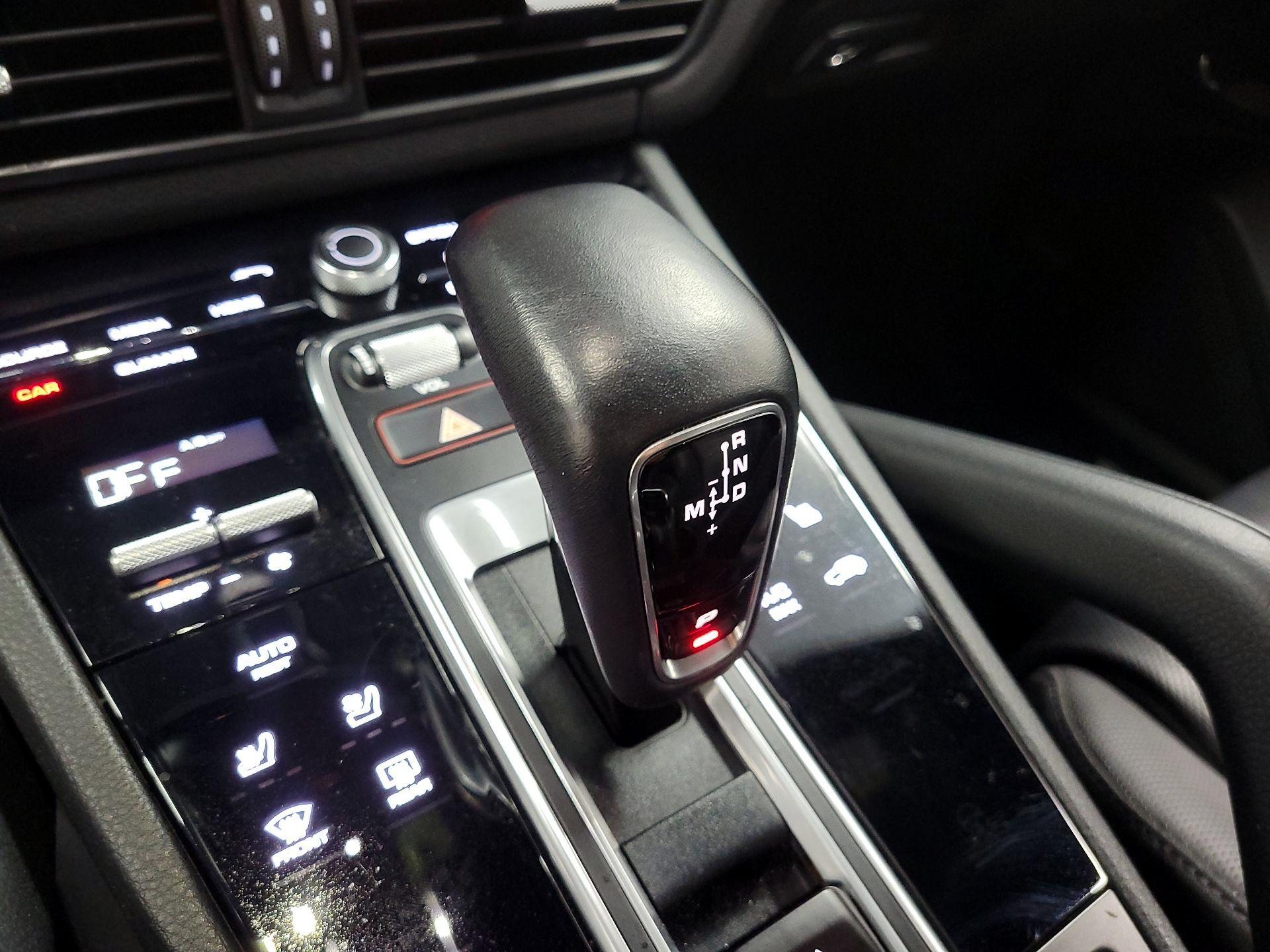 Thumbnail: 2021 Porsche Cayenne - 16