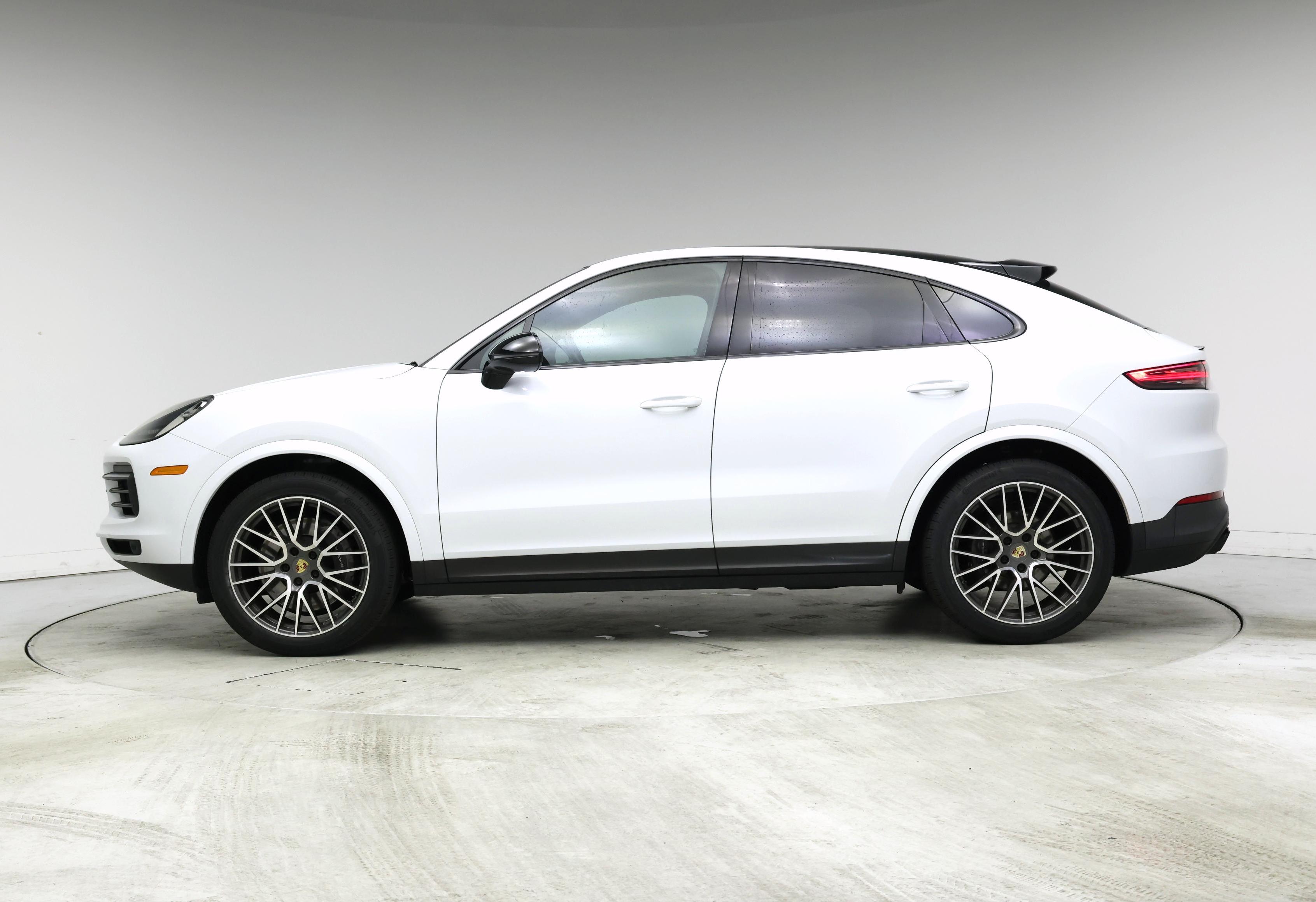 Thumbnail: 2021 Porsche Cayenne - 3