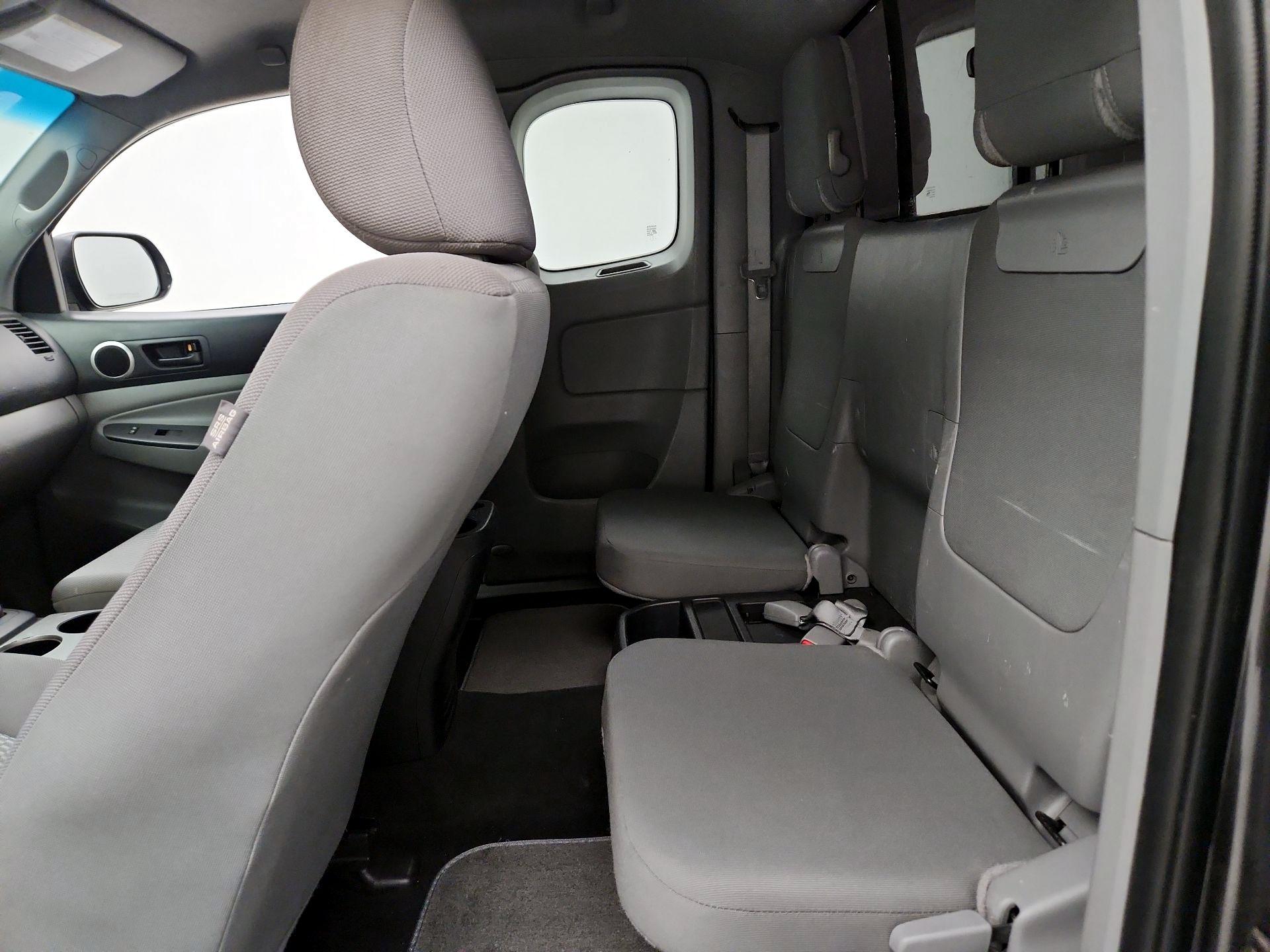Thumbnail: 2013 Toyota Tacoma - 19
