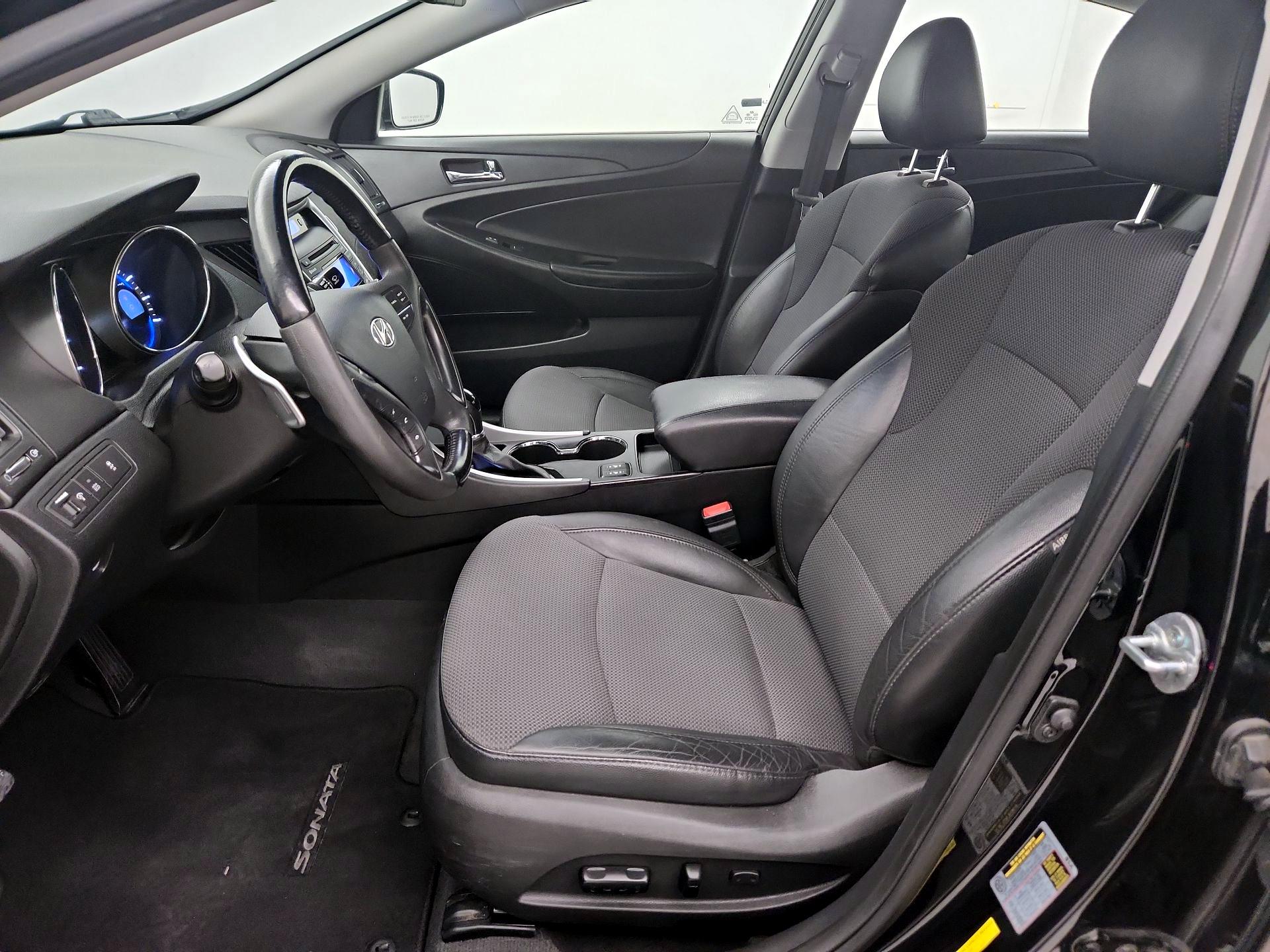 Thumbnail: 2013 Hyundai Sonata - 11