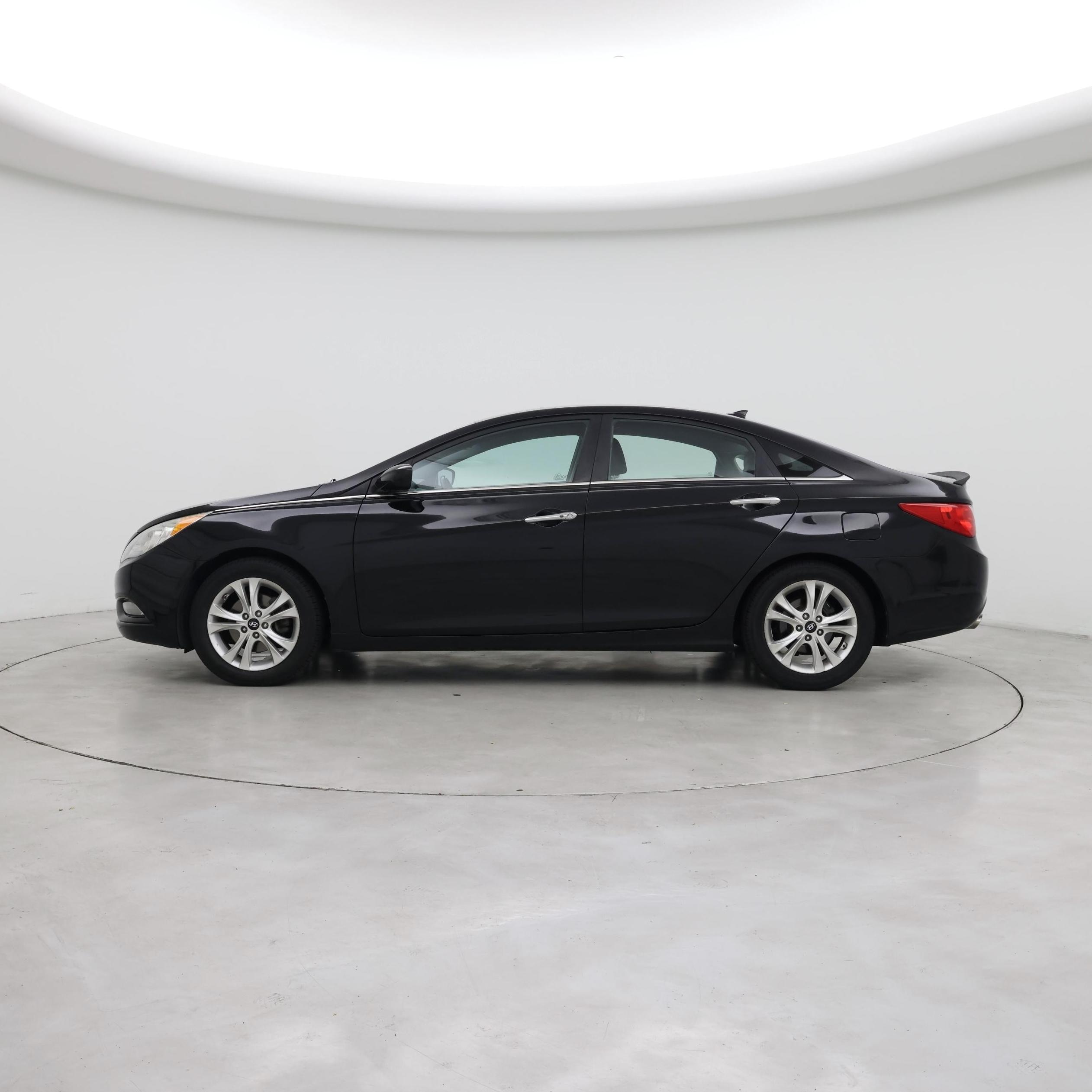 Thumbnail: 2013 Hyundai Sonata - 3