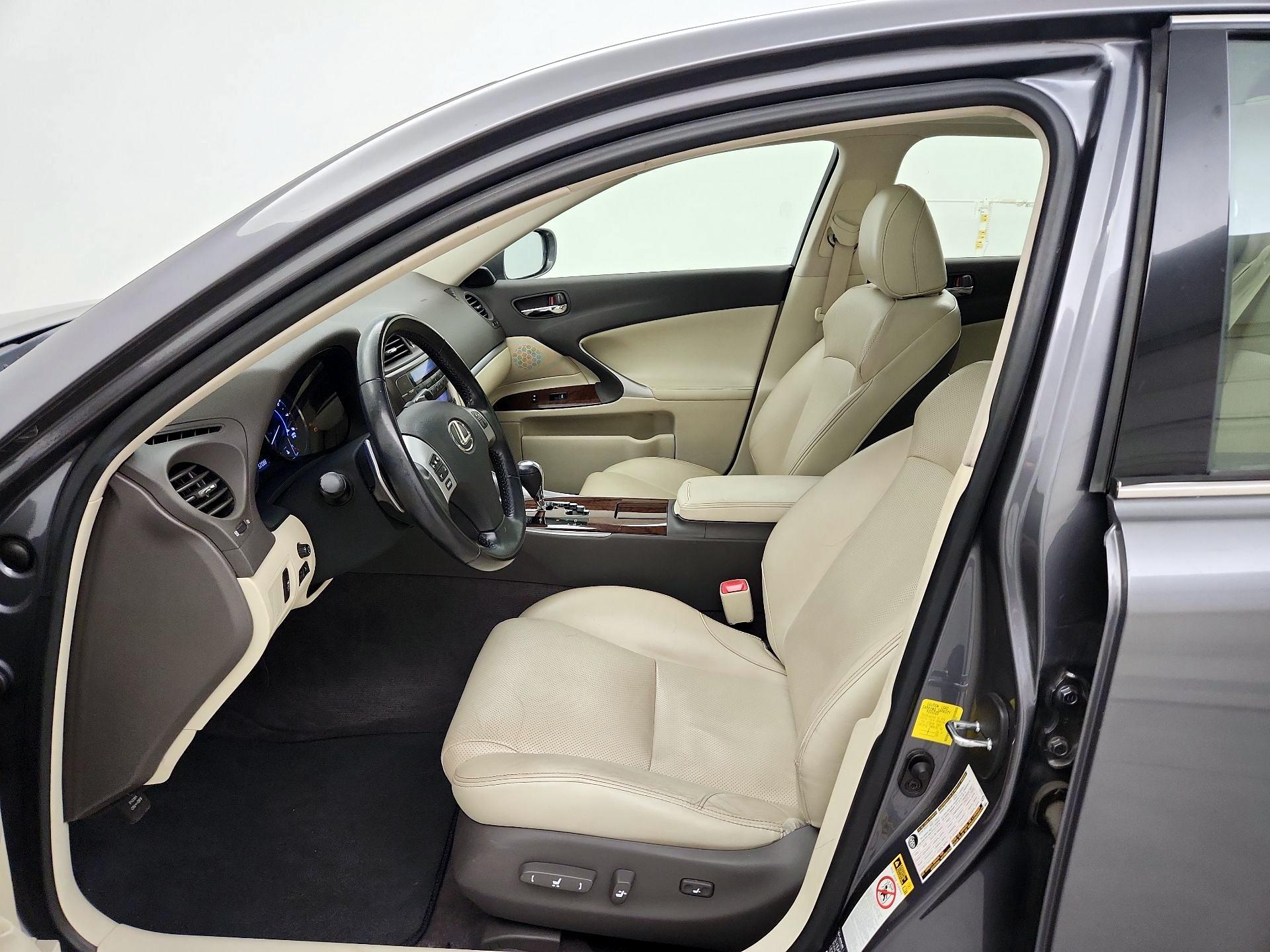 Thumbnail: 2013 Lexus IS - 11