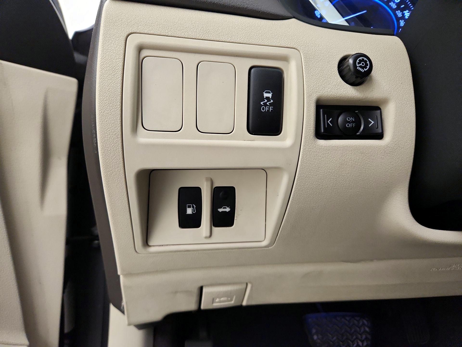 Thumbnail: 2013 Lexus IS - 13