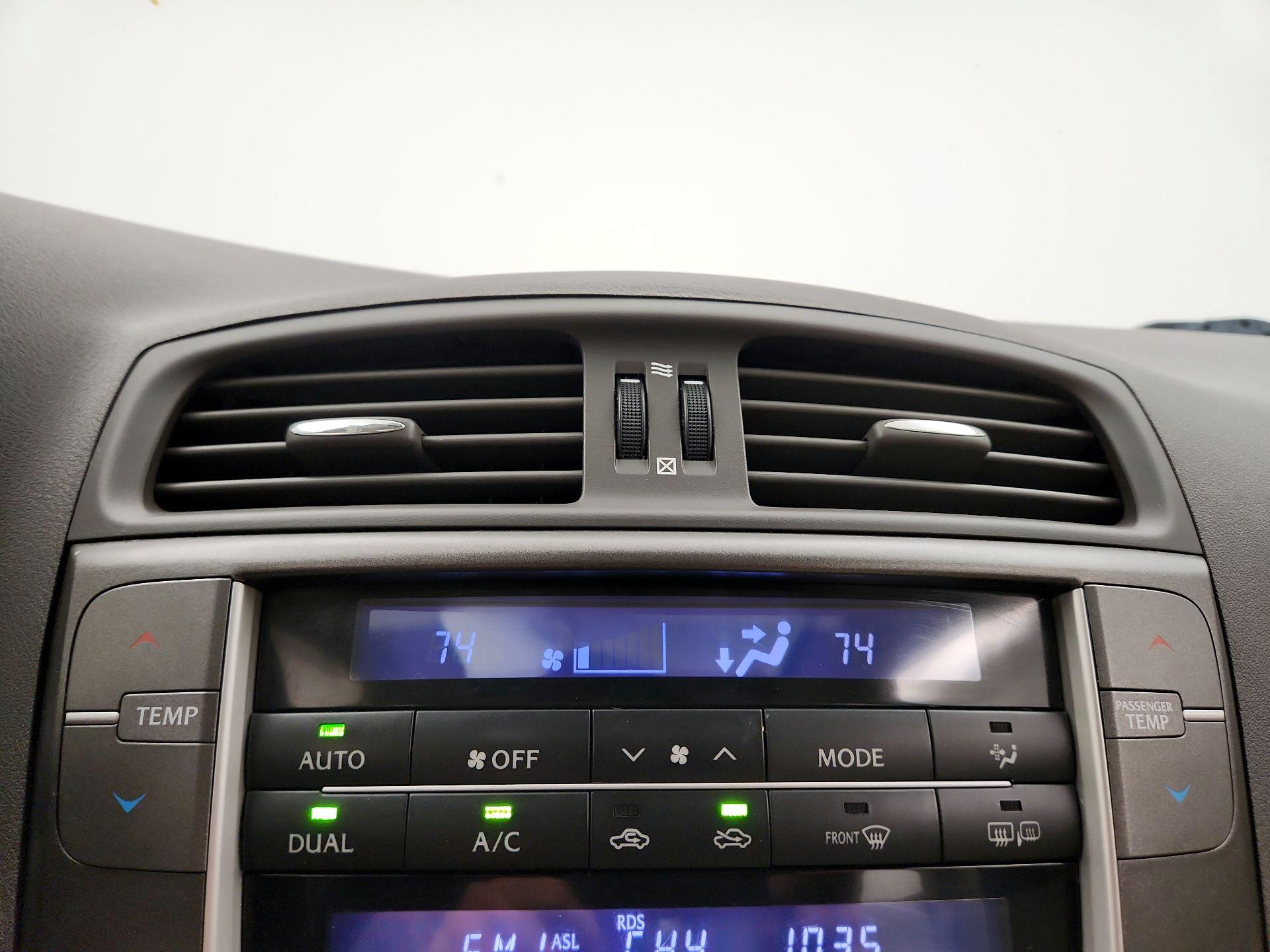 Thumbnail: 2013 Lexus IS - 15