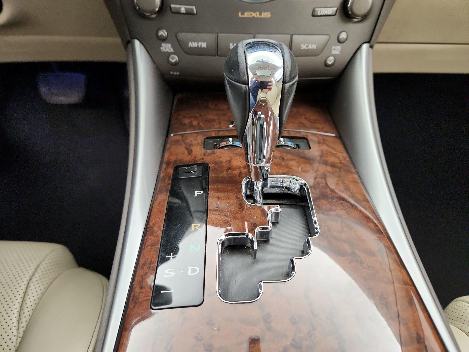 Thumbnail: 2013 Lexus IS - 16