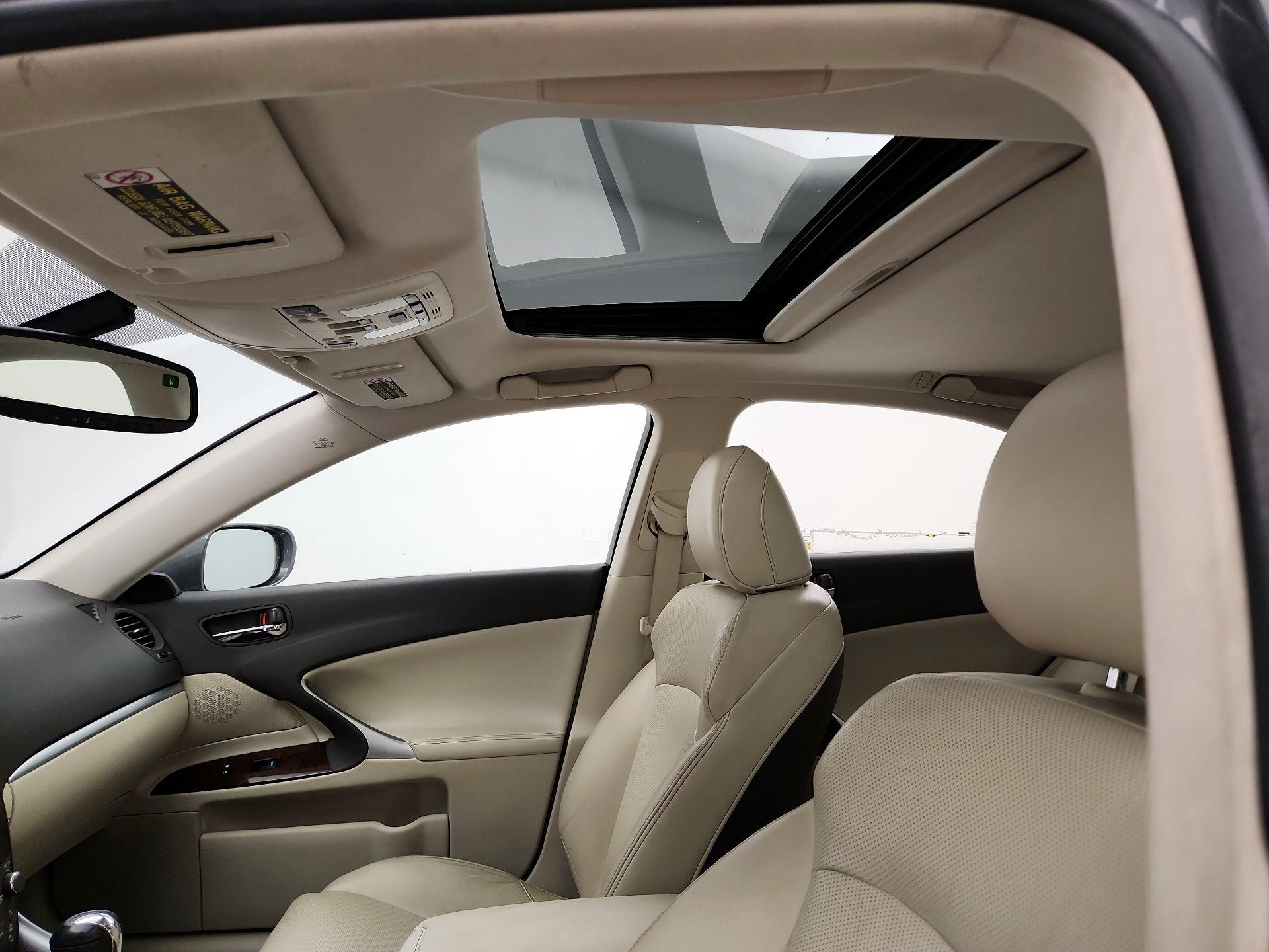 Thumbnail: 2013 Lexus IS - 18