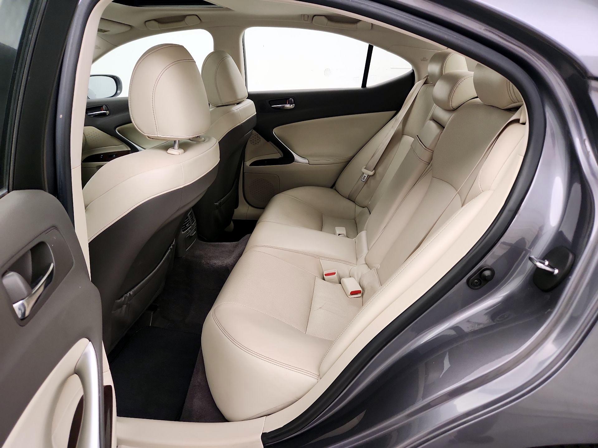 Thumbnail: 2013 Lexus IS - 19
