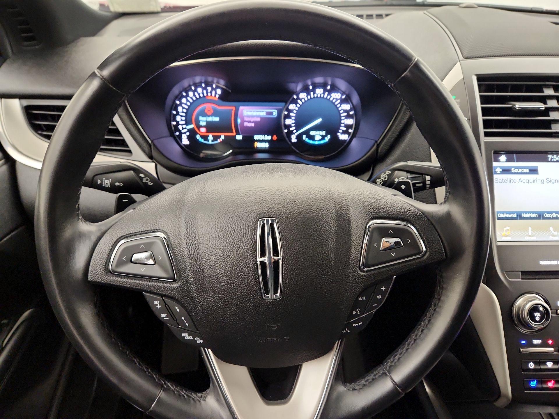 Thumbnail: 2016 Lincoln MKC - 10