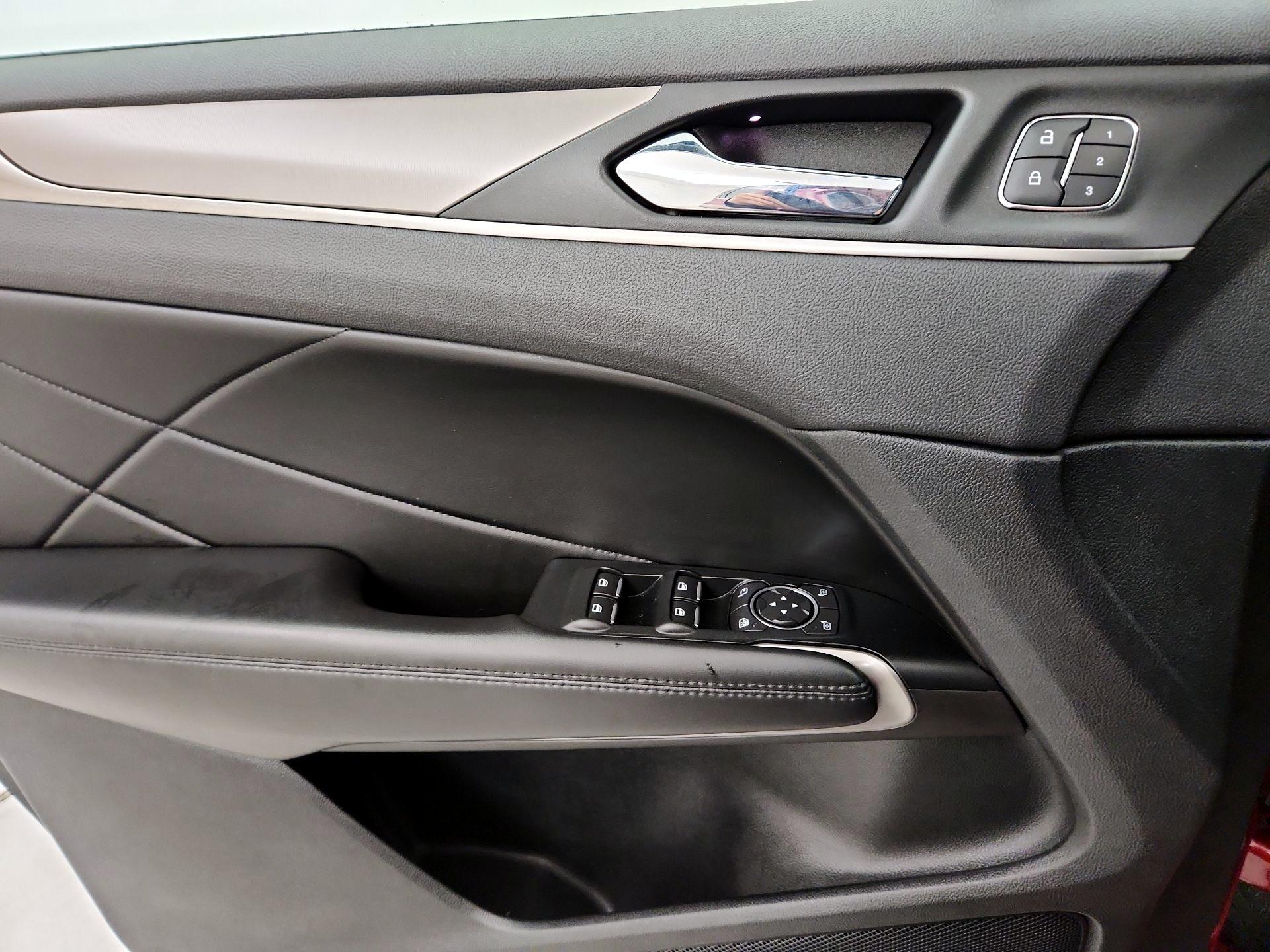 Thumbnail: 2016 Lincoln MKC - 12