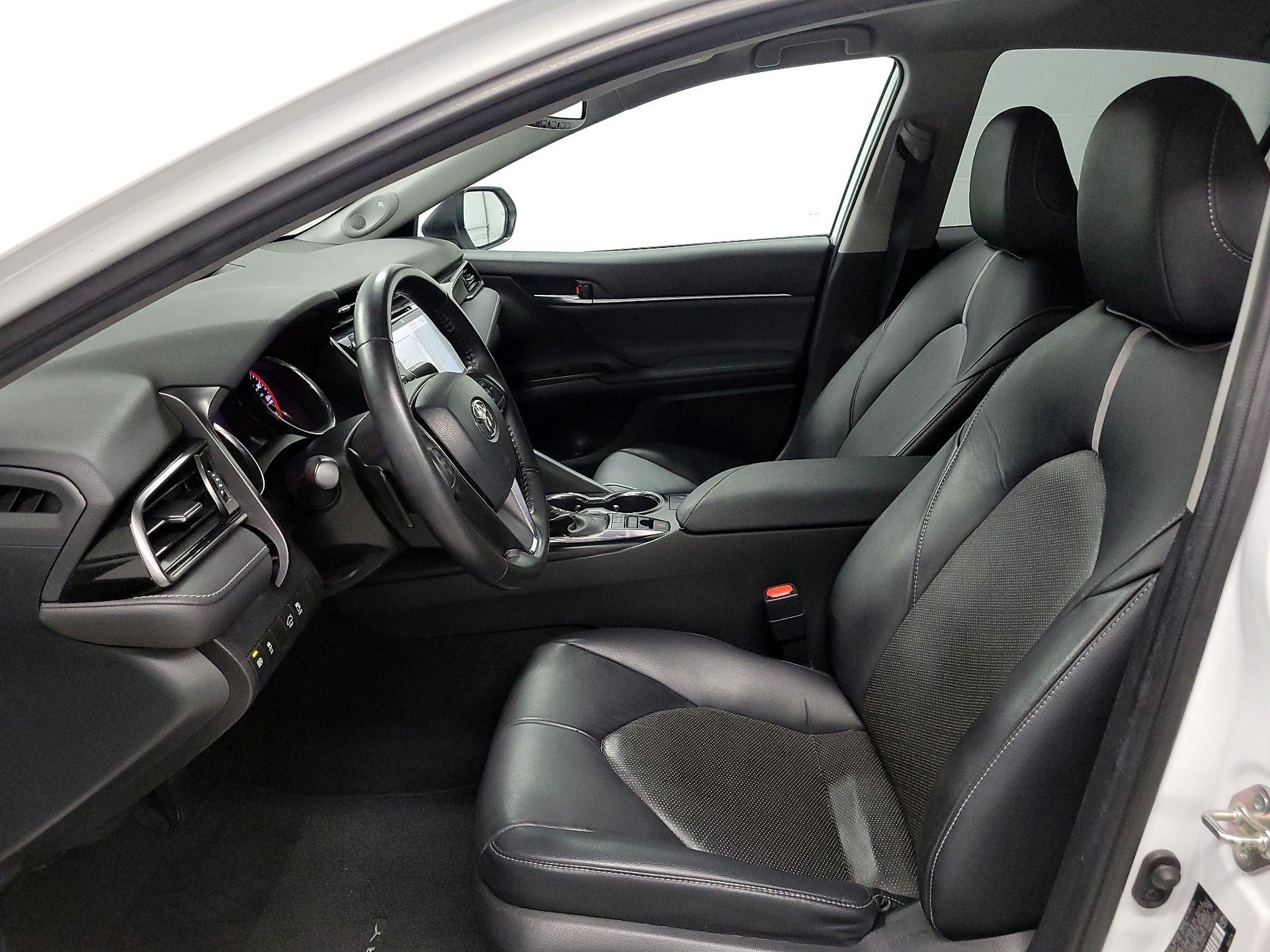 Thumbnail: 2019 Toyota Camry - 11