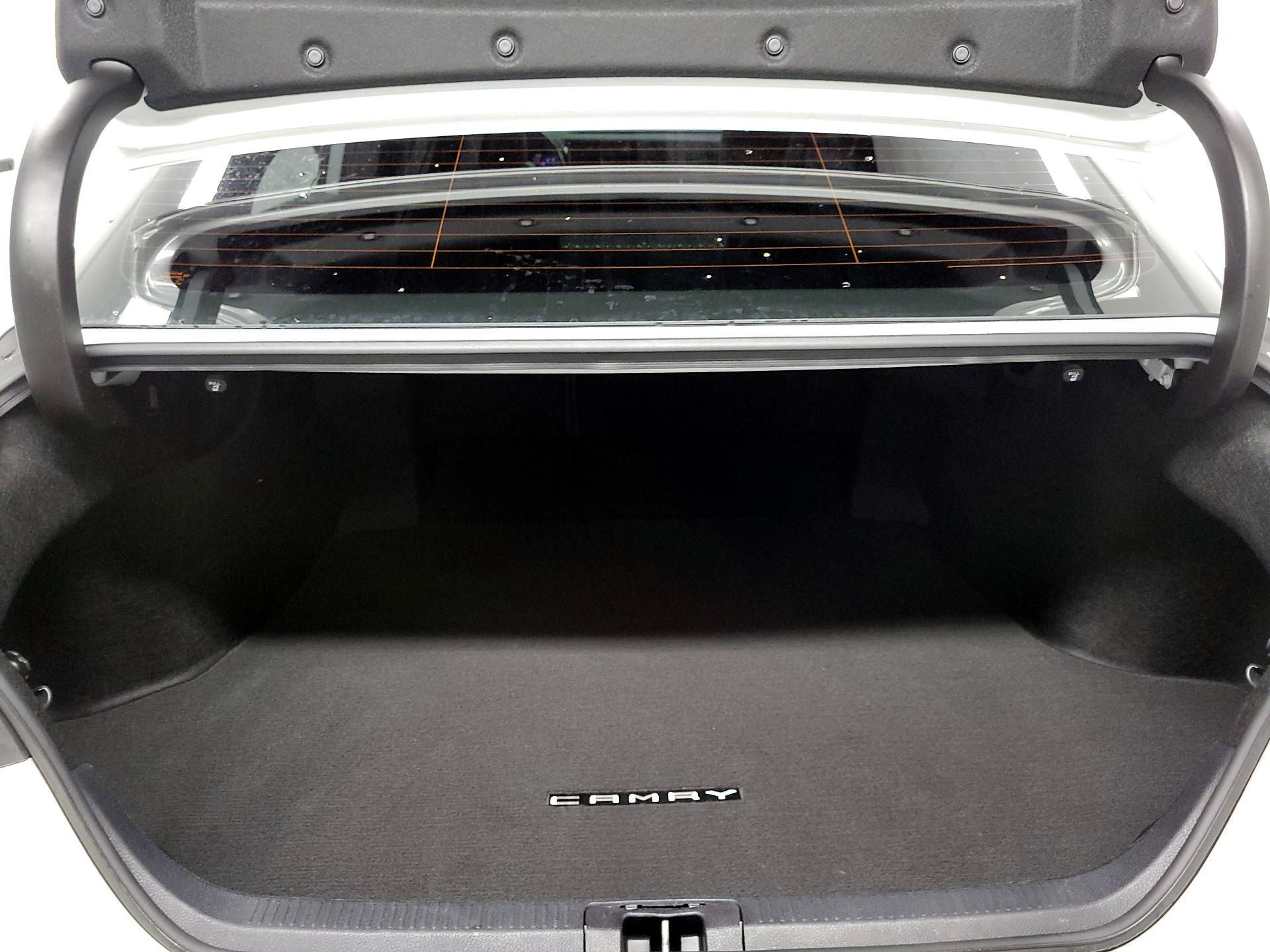 Thumbnail: 2019 Toyota Camry - 18