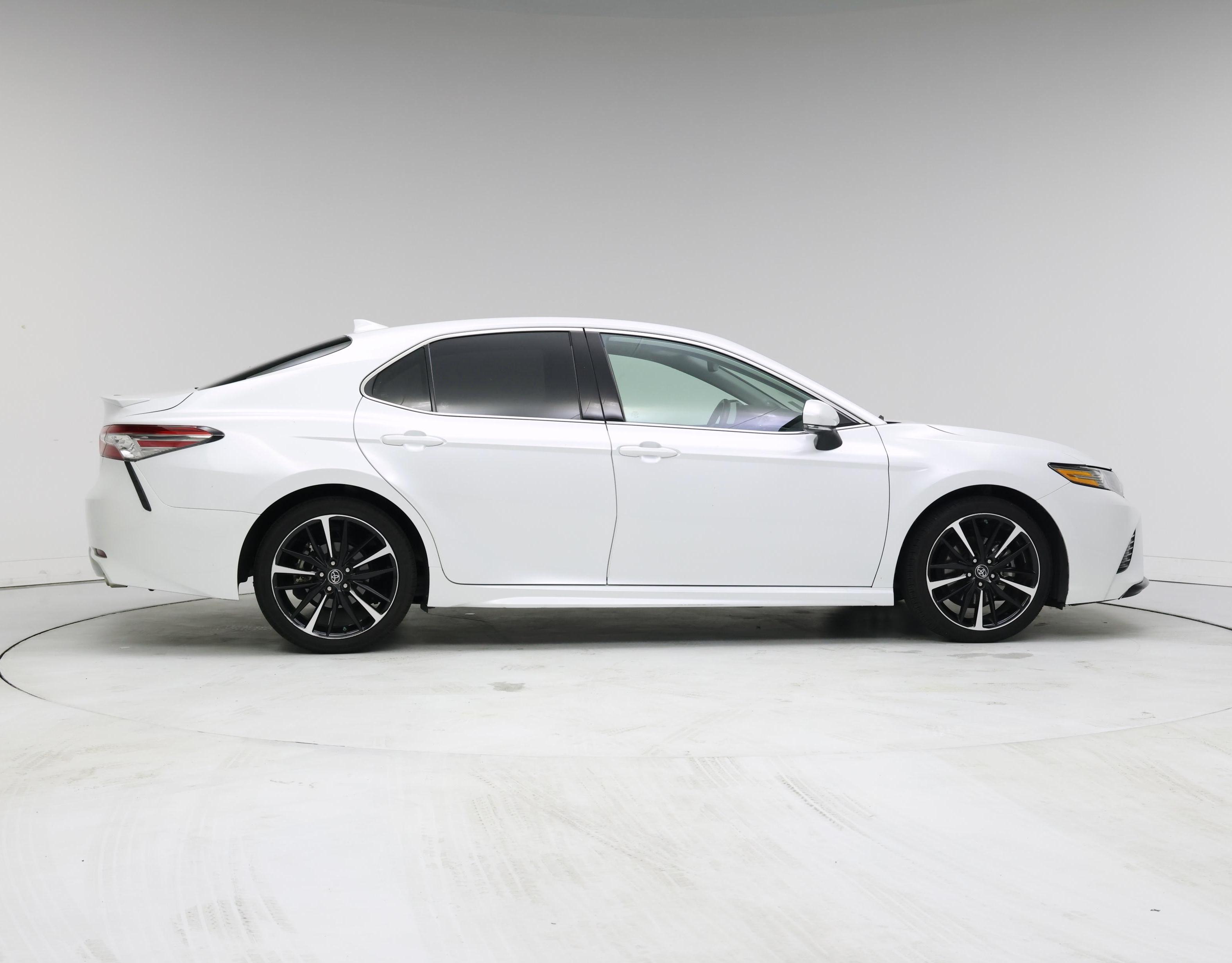 Thumbnail: 2019 Toyota Camry - 7
