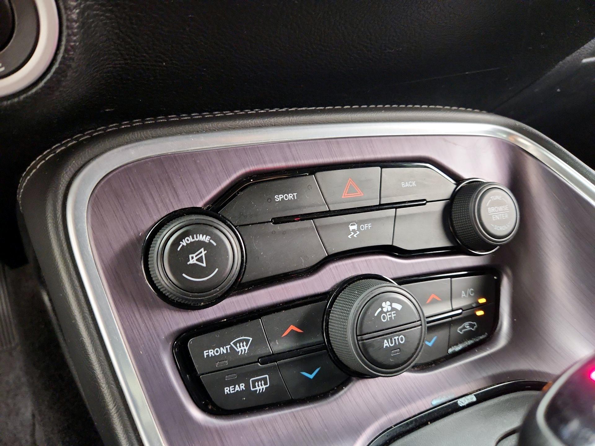 Thumbnail: 2015 Dodge Challenger - 16