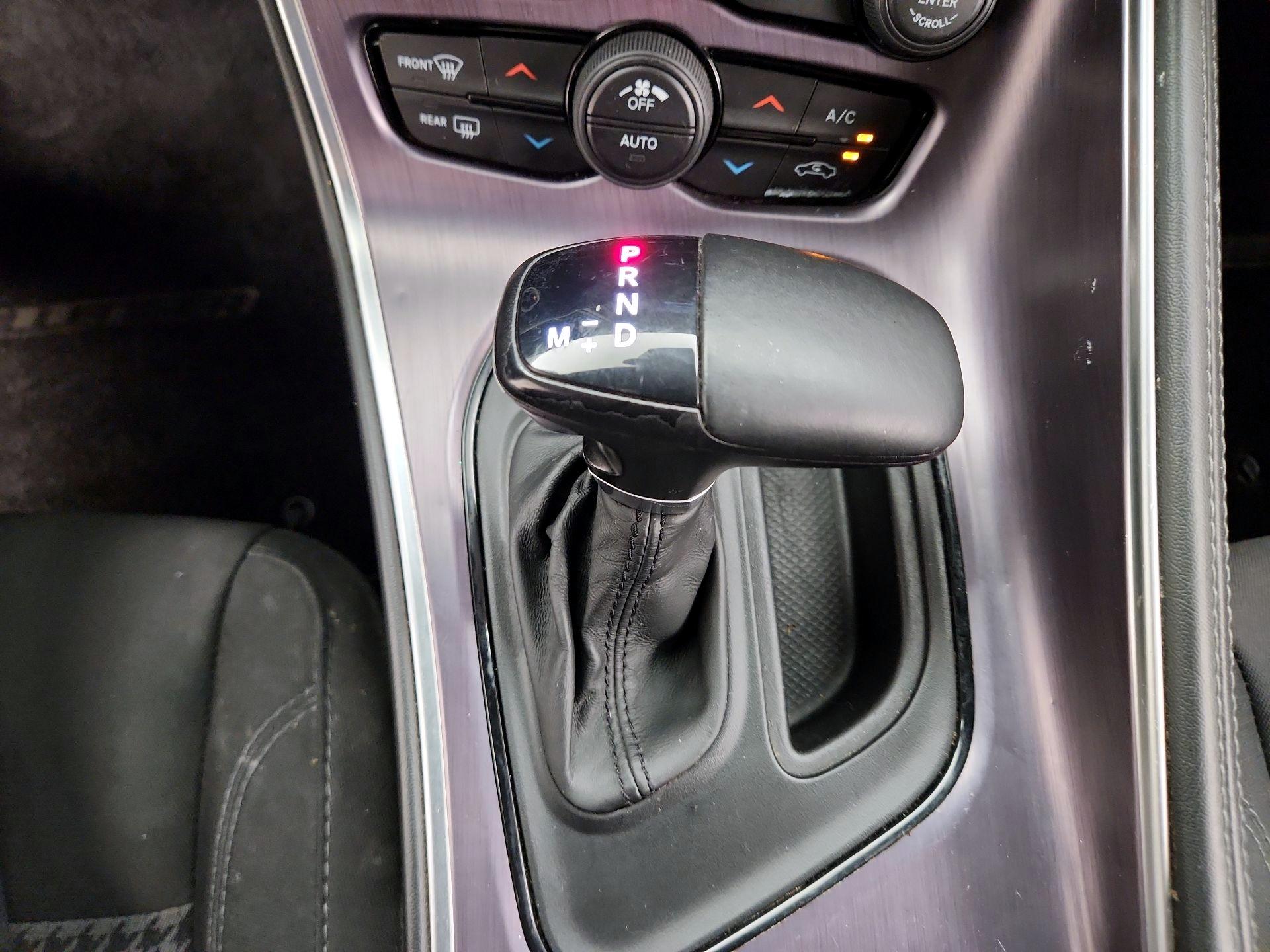 Thumbnail: 2015 Dodge Challenger - 17
