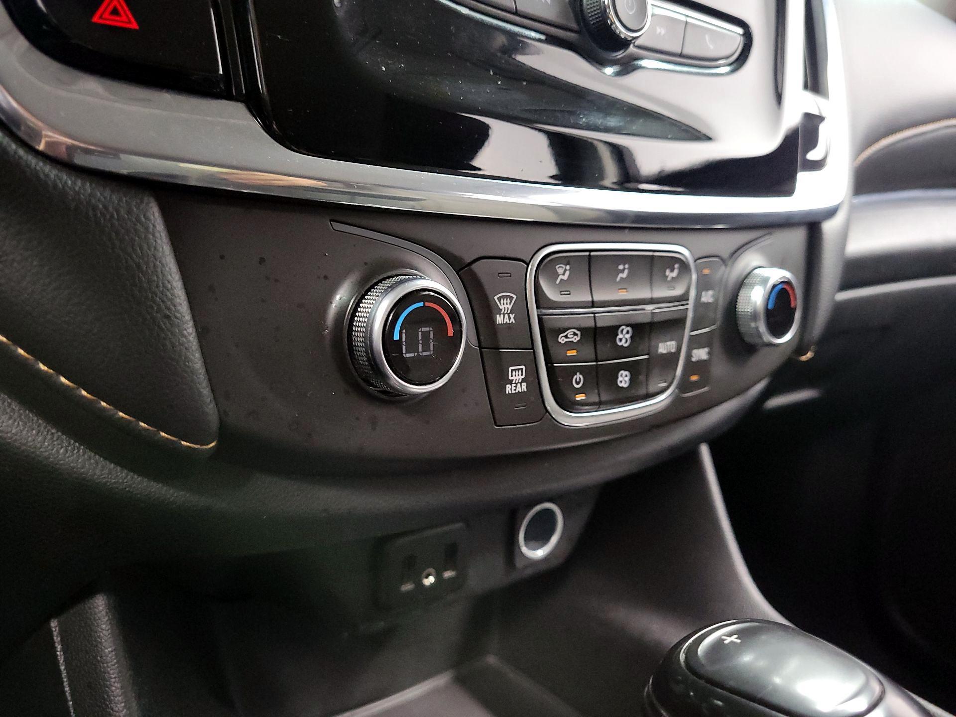 Thumbnail: 2019 Chevrolet Traverse - 16