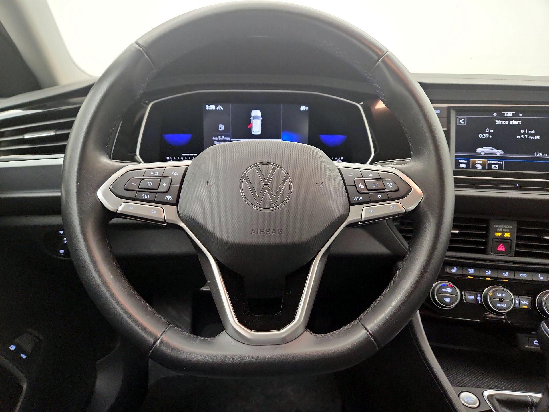 Thumbnail: 2022 Volkswagen Jetta - 10
