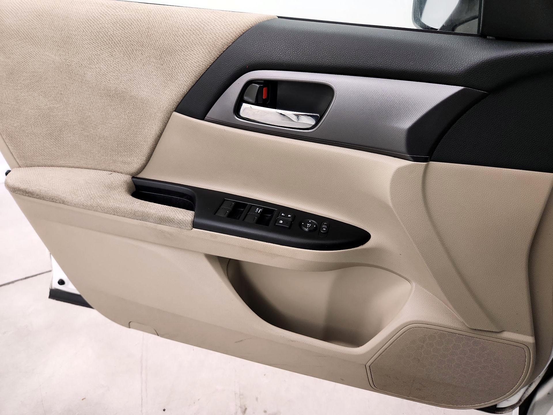Thumbnail: 2013 Honda Accord - 12