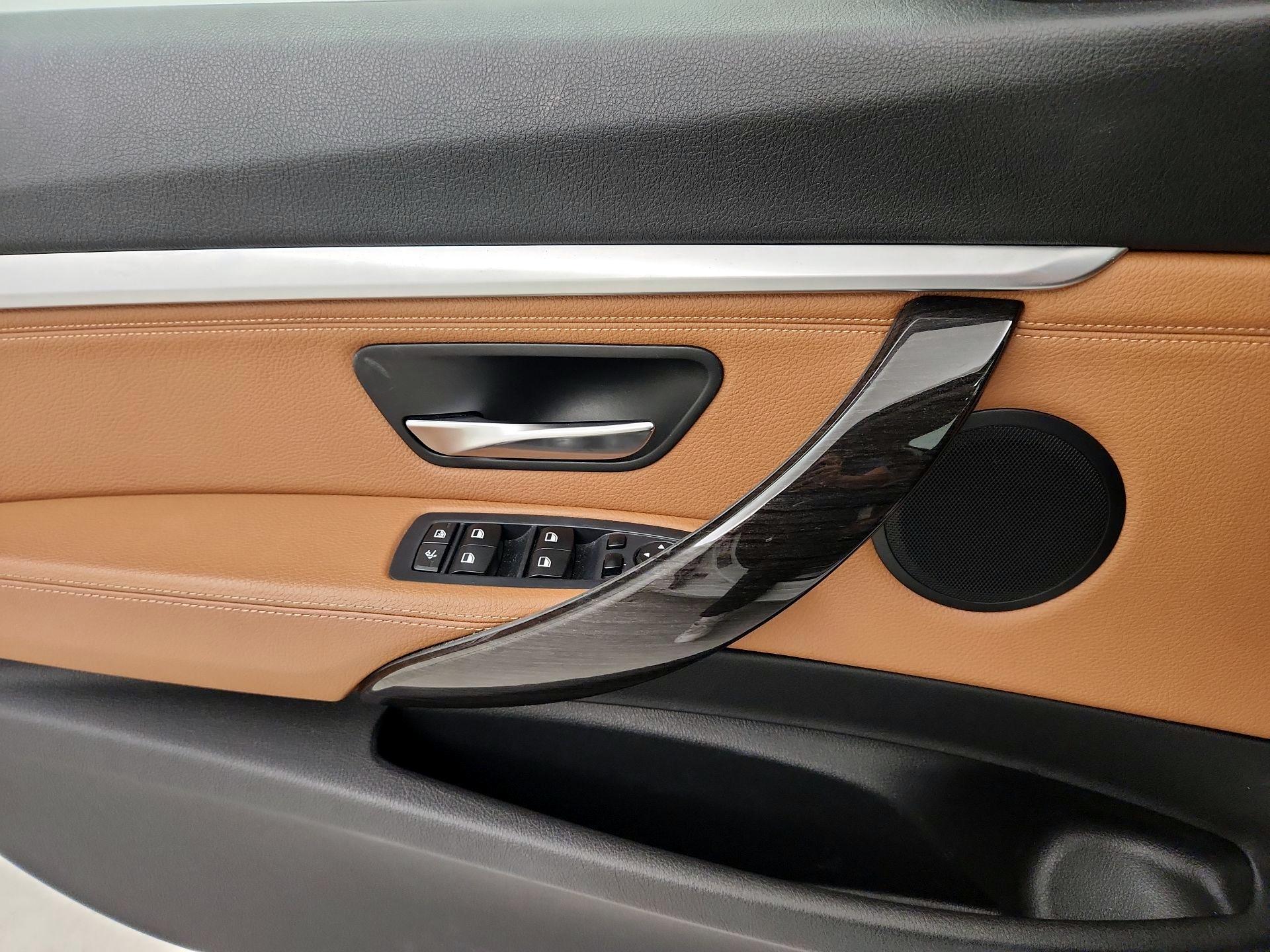 Thumbnail: 2015 BMW 3 Series - 12