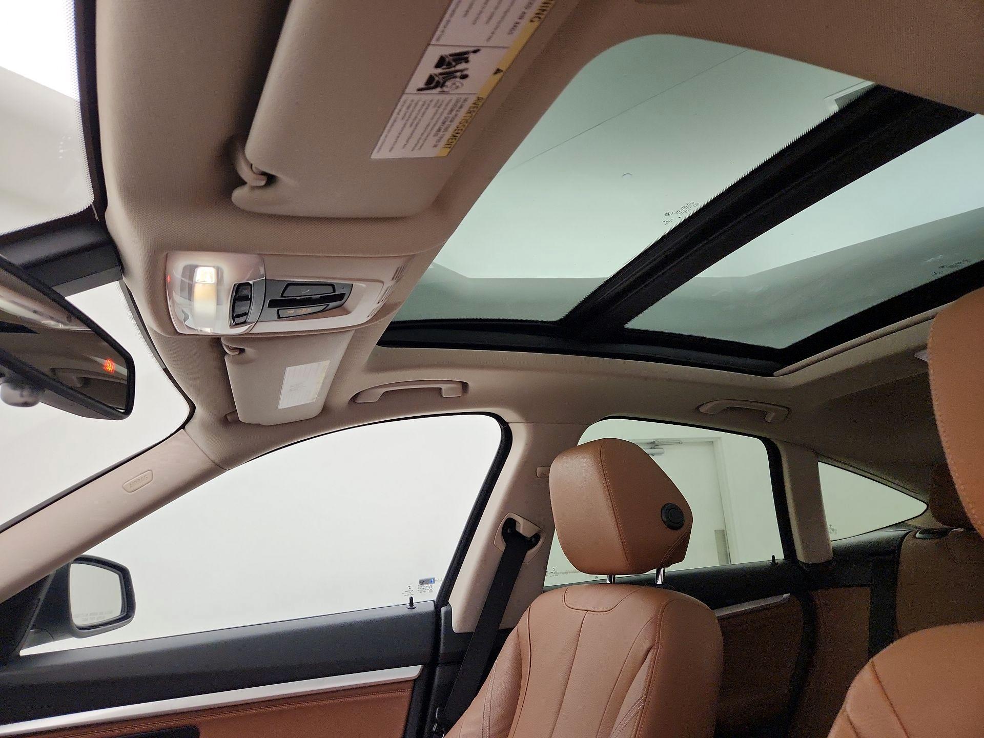 Thumbnail: 2015 BMW 3 Series - 19