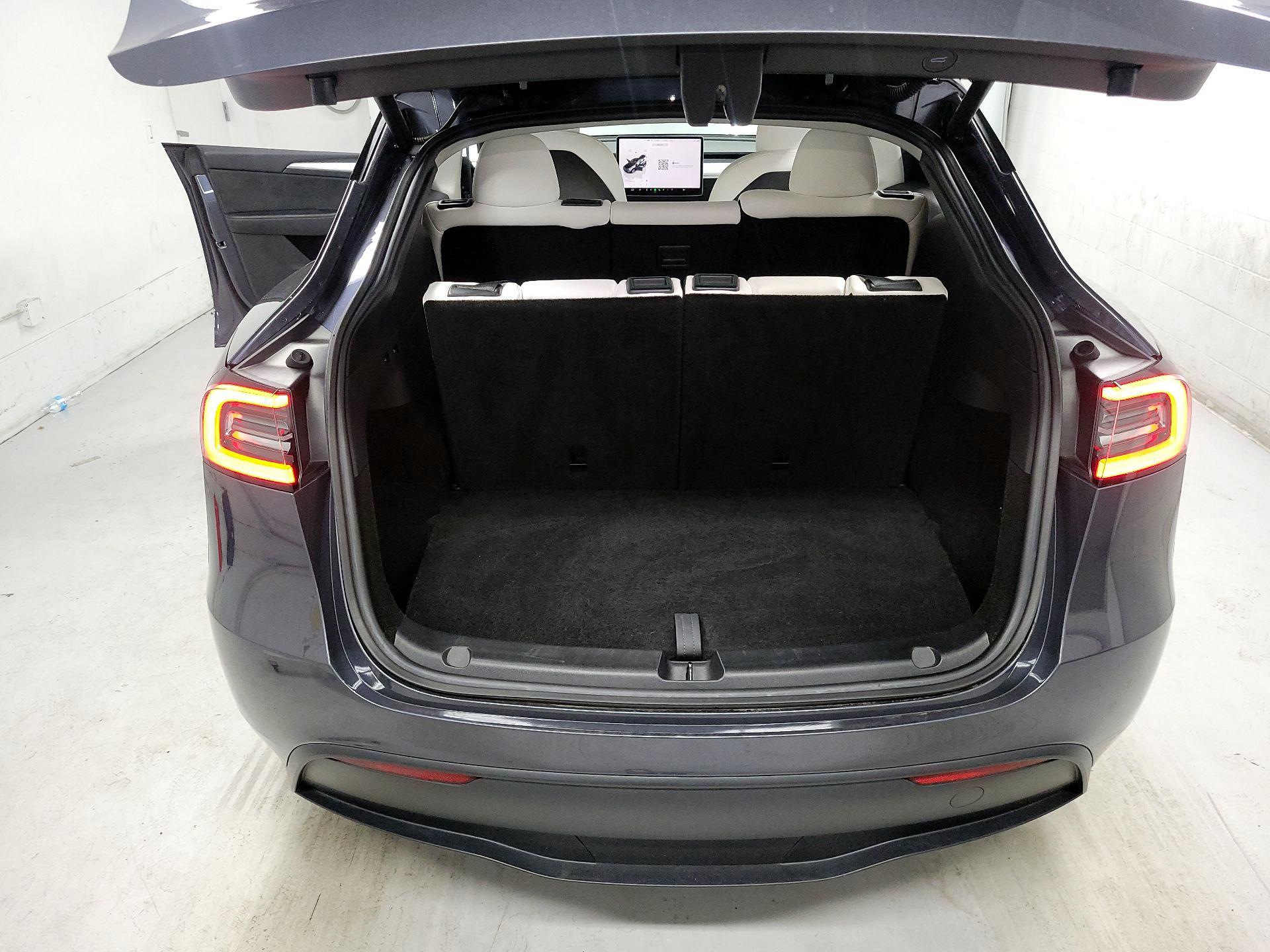 Thumbnail: 2023 Tesla Model Y - 18