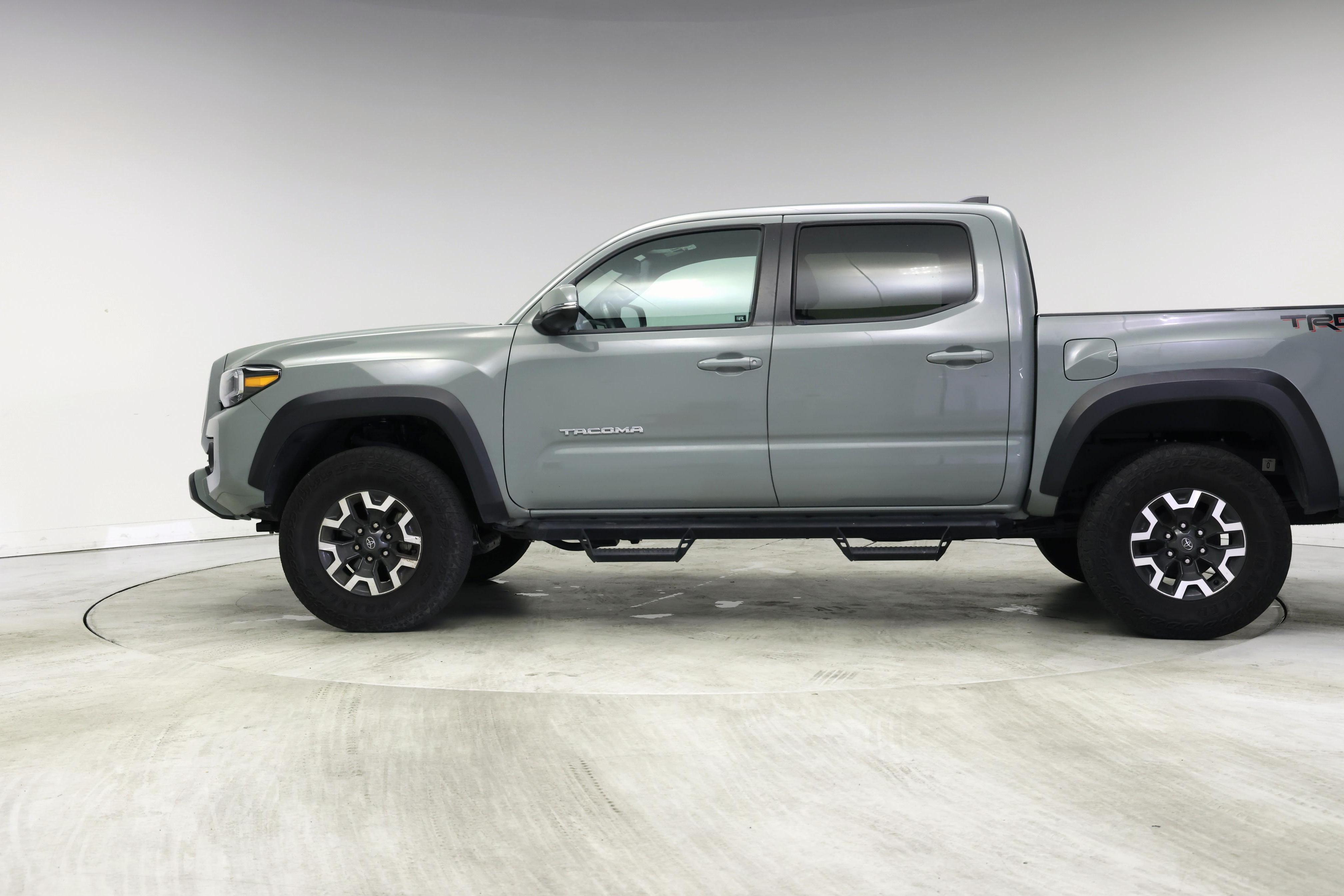 Thumbnail: 2022 Toyota Tacoma - 3