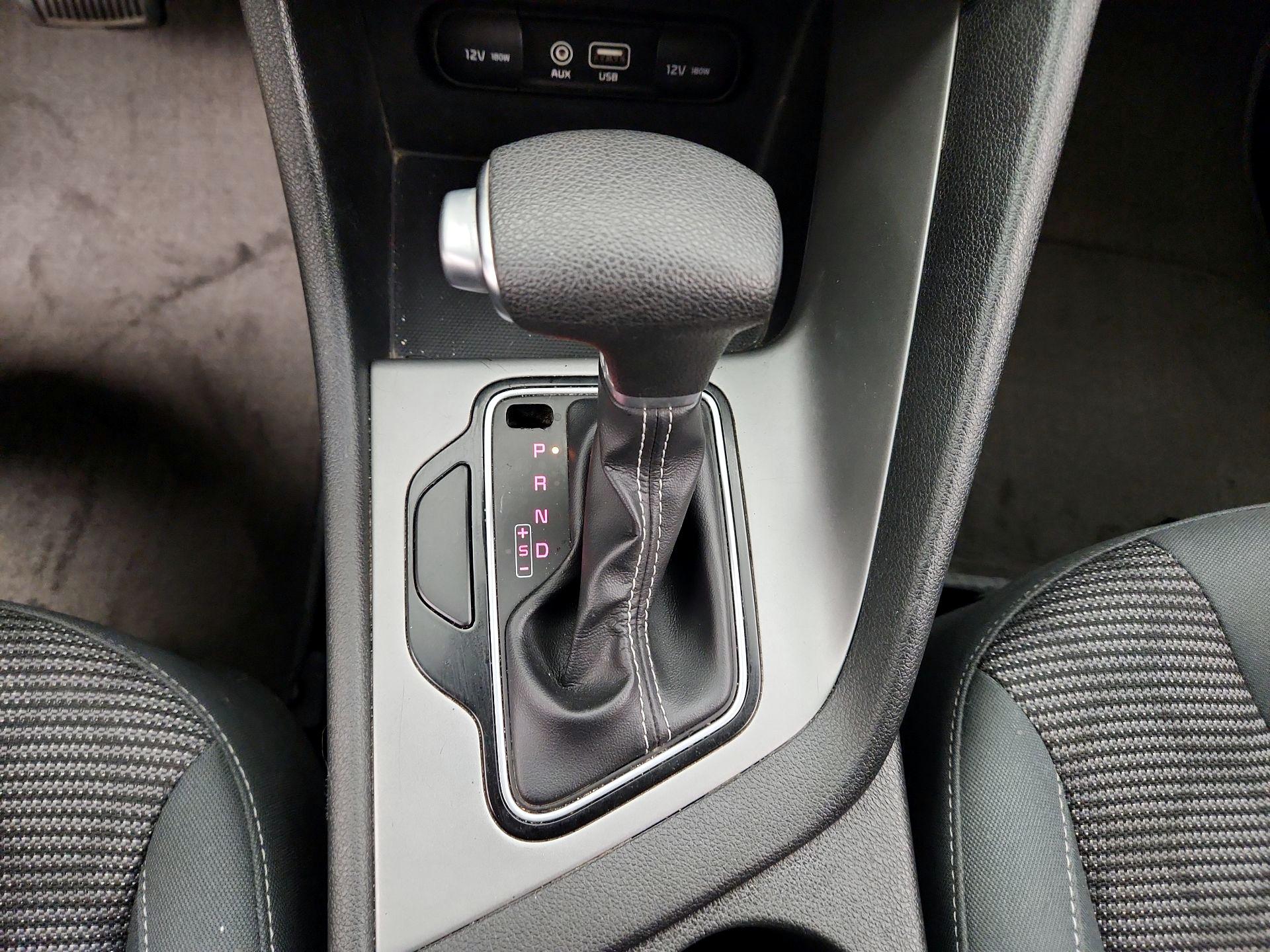 Thumbnail: 2018 Kia Niro - 17