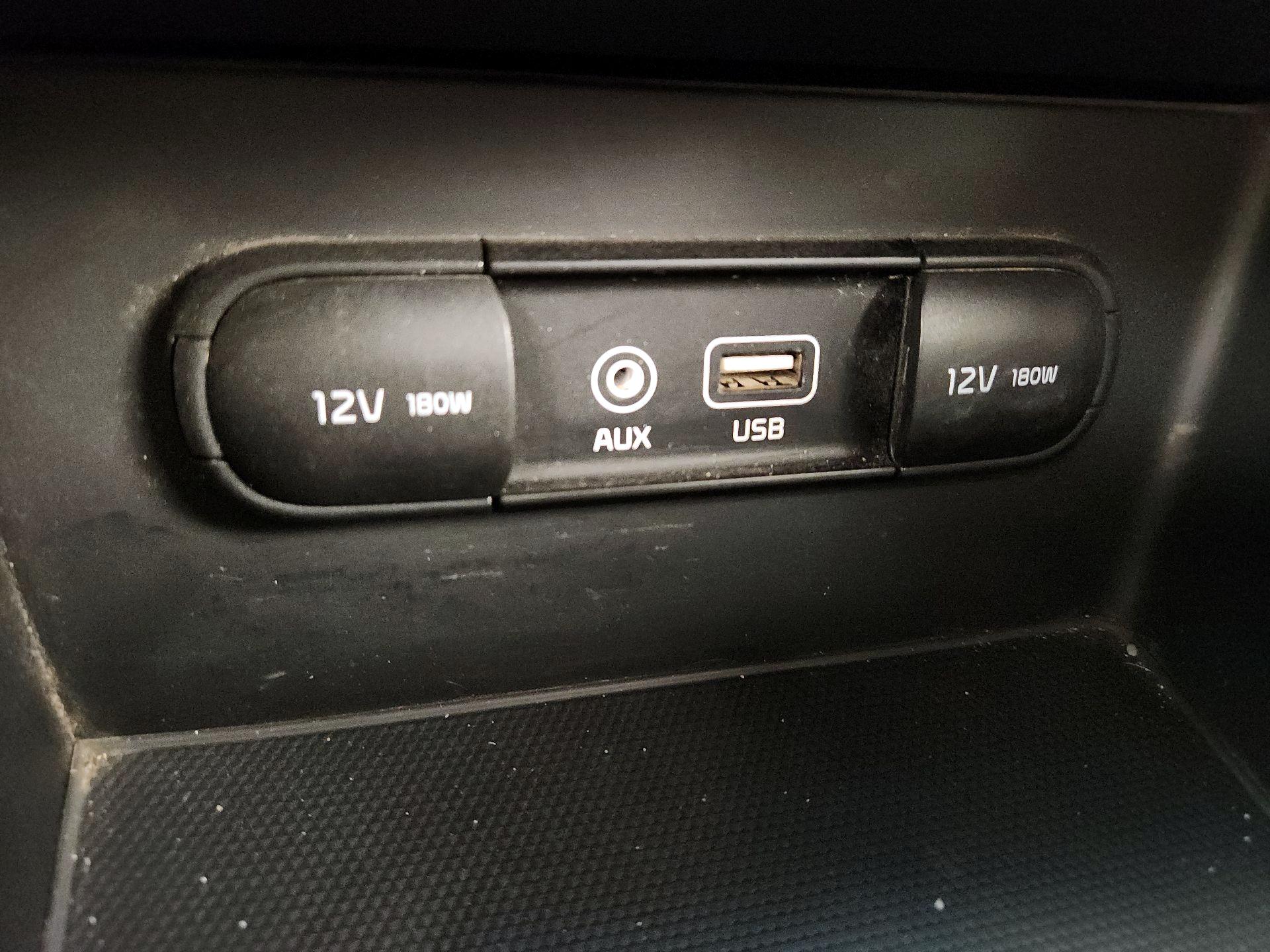 Thumbnail: 2018 Kia Niro - 18
