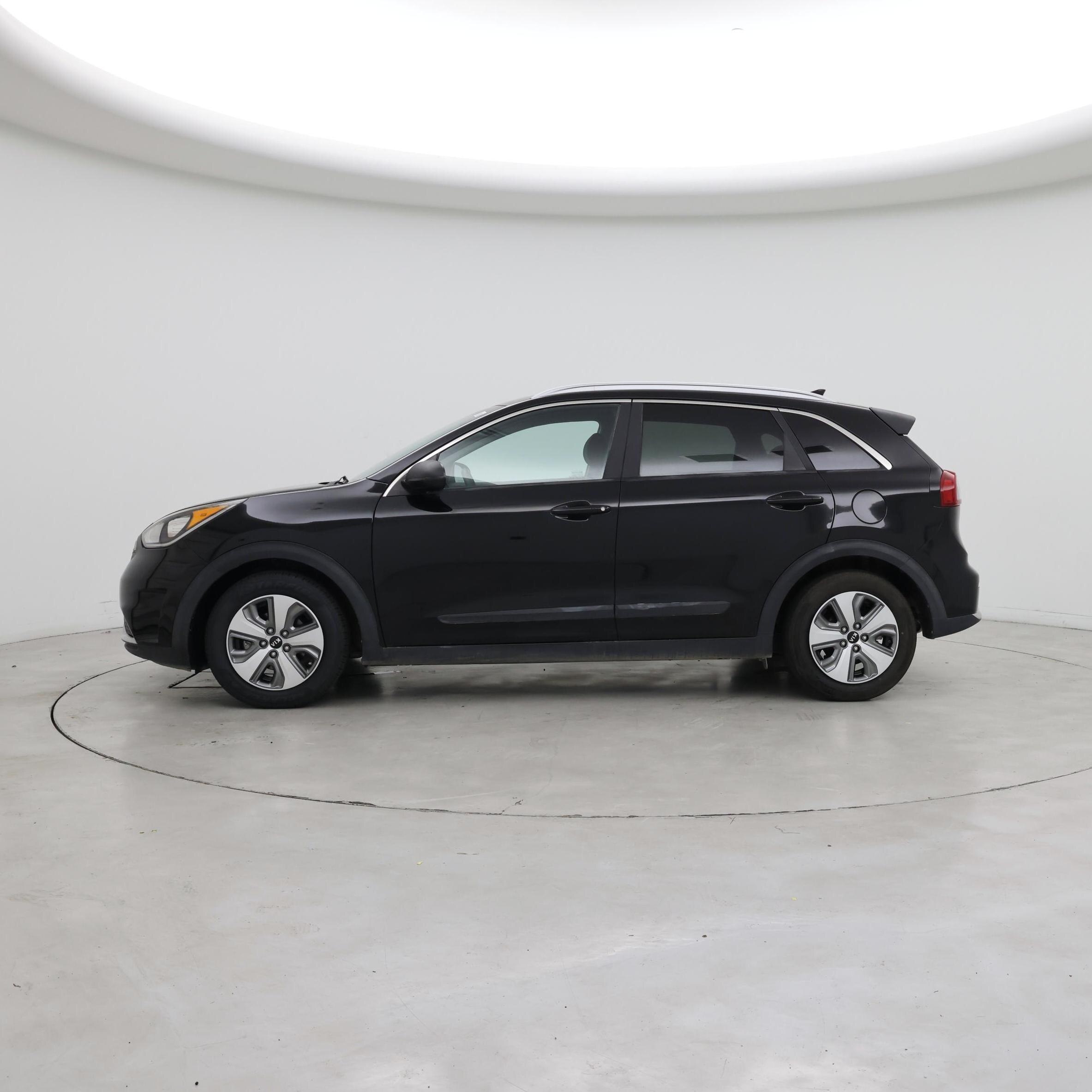 Thumbnail: 2018 Kia Niro - 3