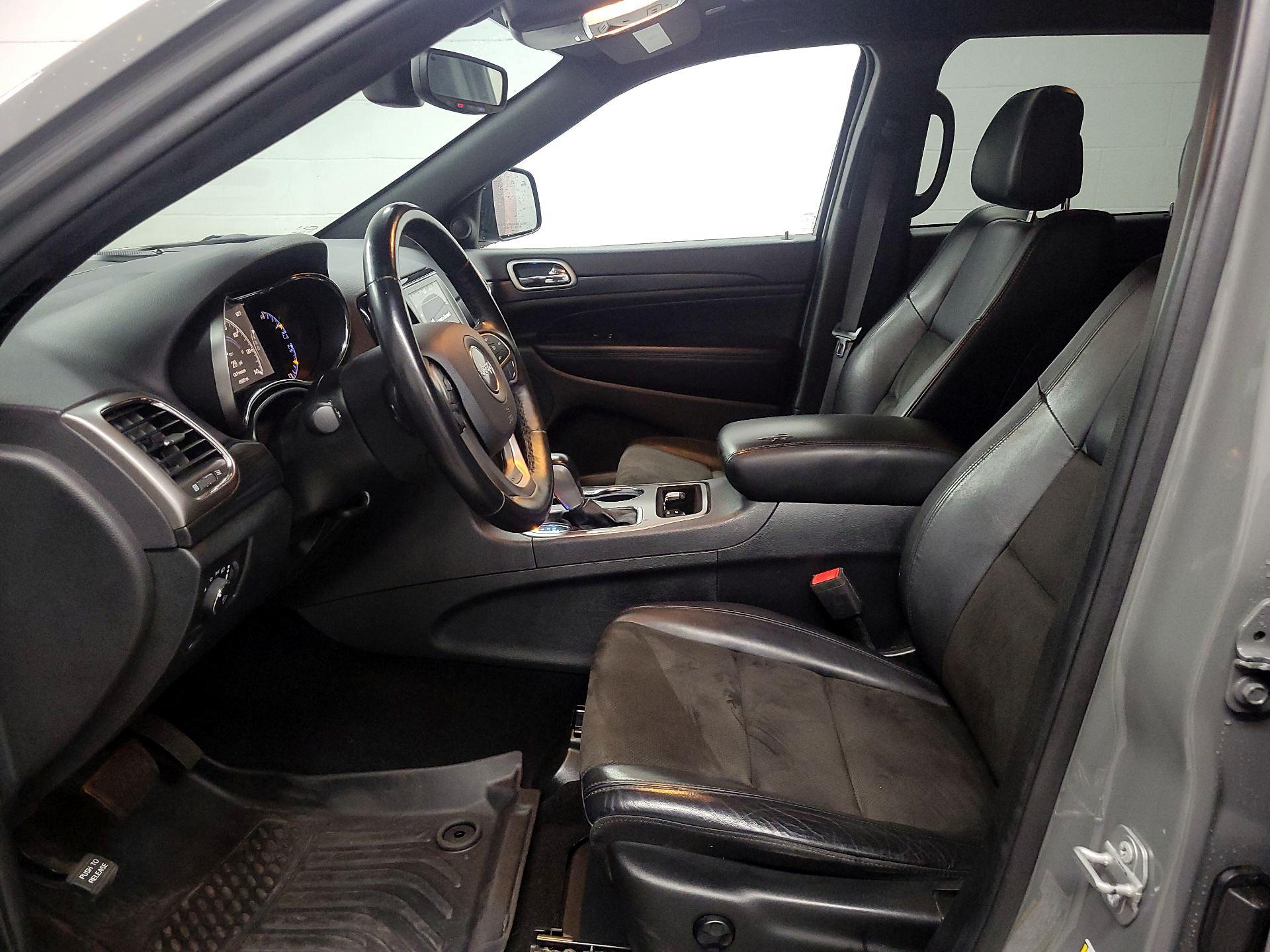 Thumbnail: 2020 Jeep Grand Cherokee - 11
