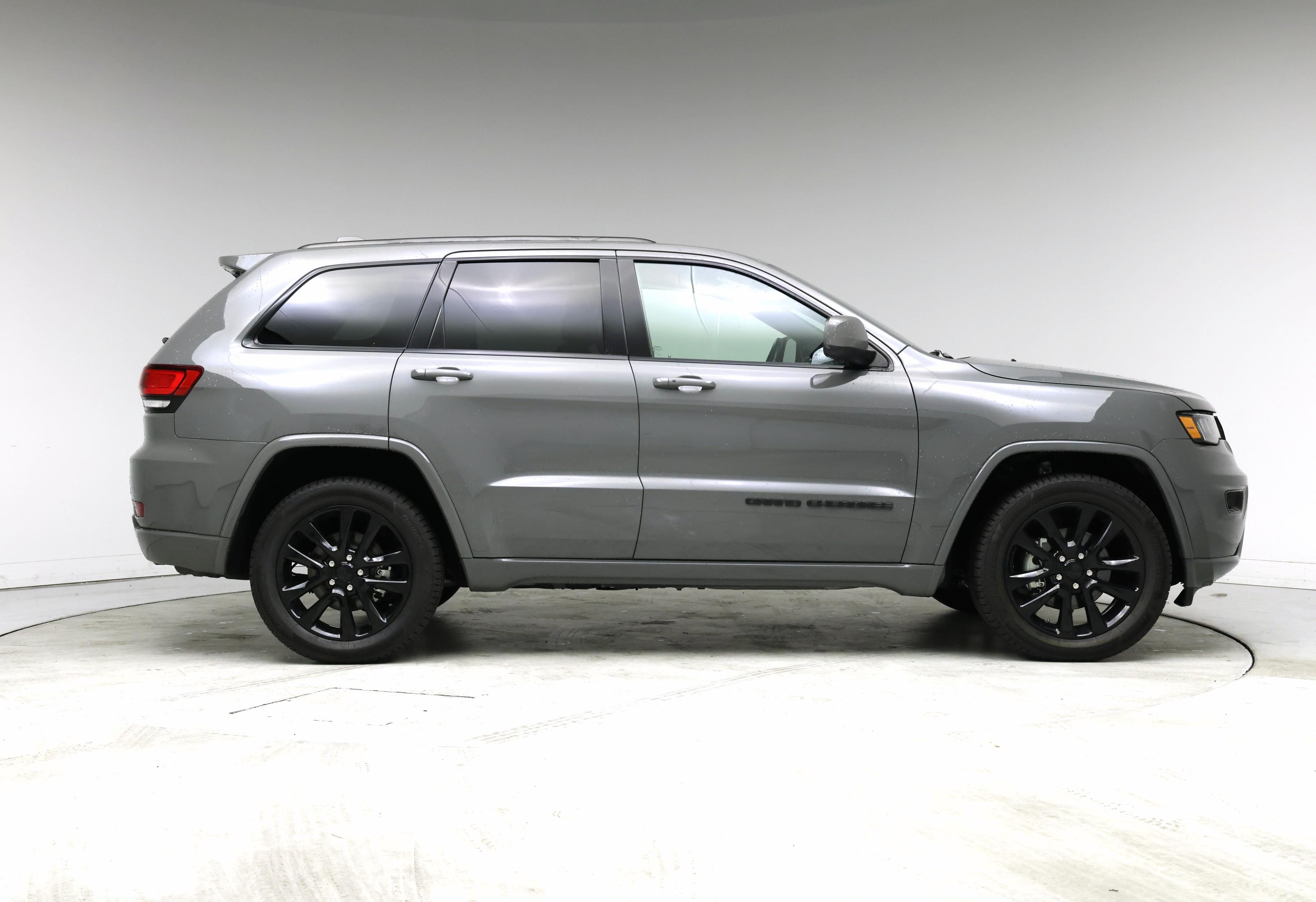Thumbnail: 2020 Jeep Grand Cherokee - 7