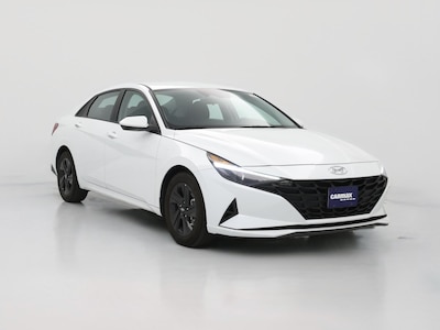 White 2022 Hyundai Elantra SEL