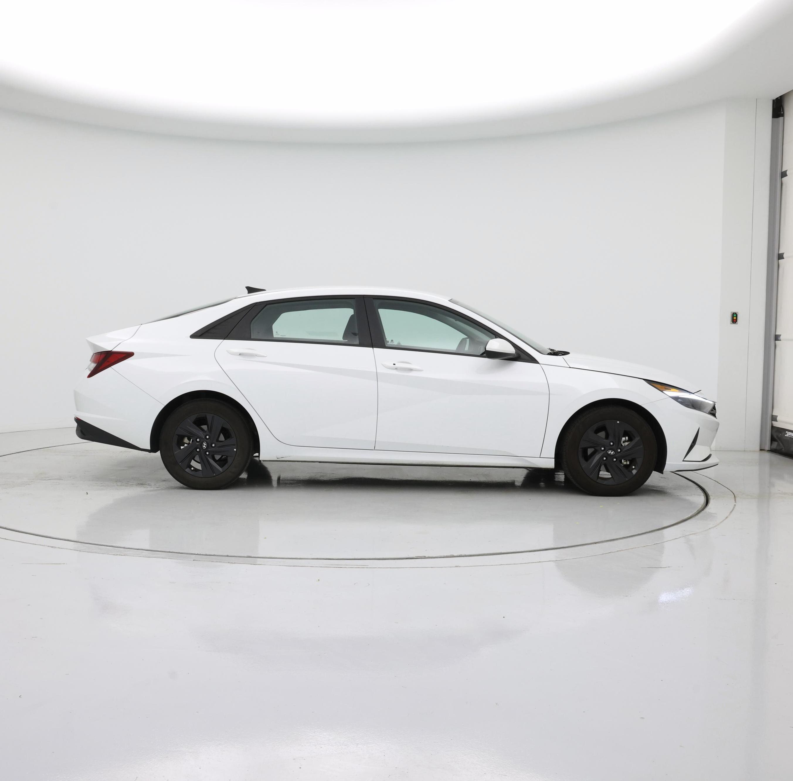Thumbnail: 2022 Hyundai Elantra - 7