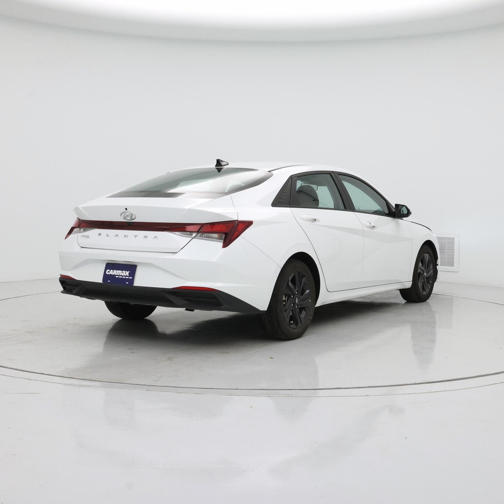 Thumbnail: 2022 Hyundai Elantra - 8