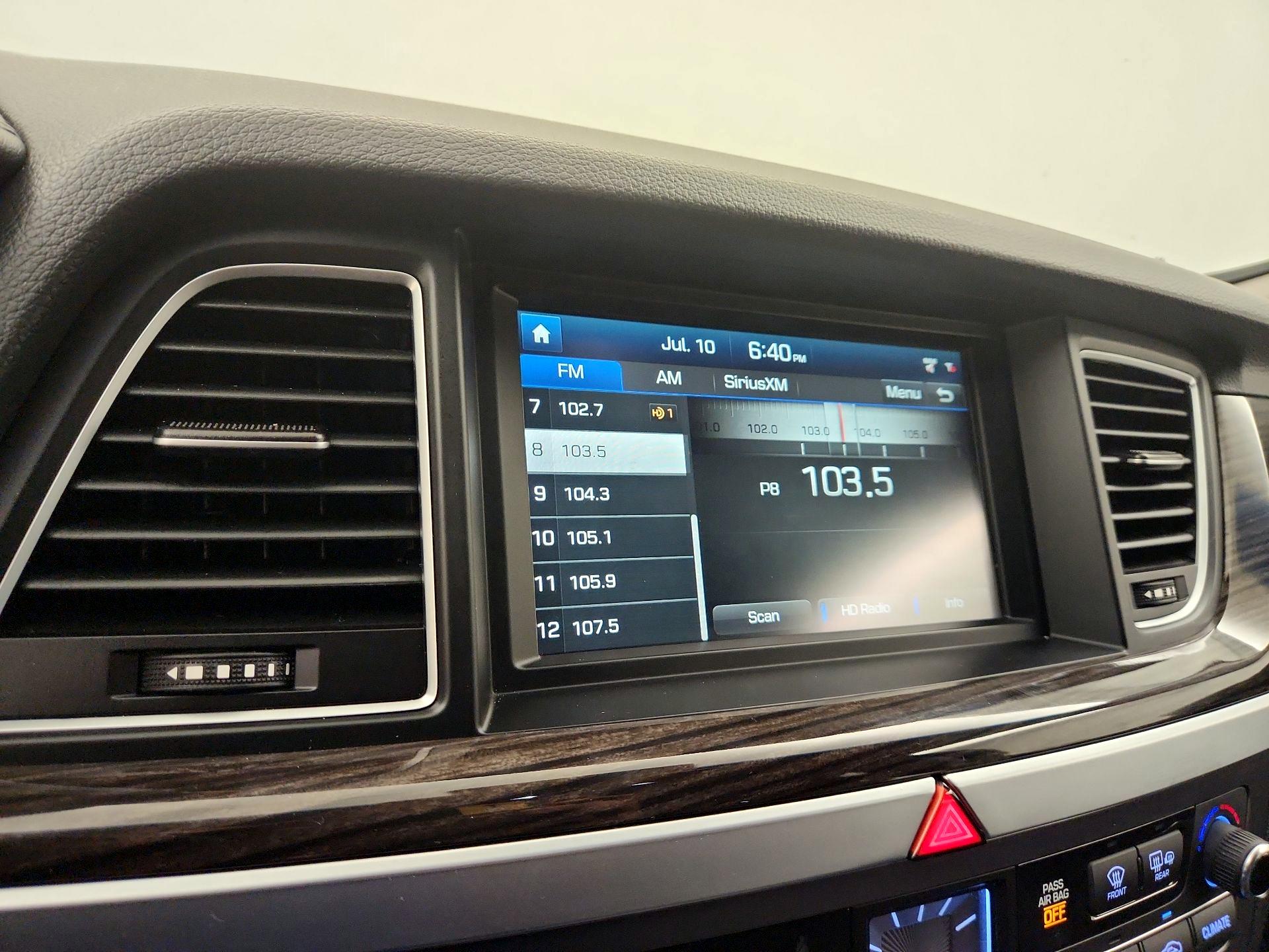 Thumbnail: 2015 Hyundai Genesis - 16
