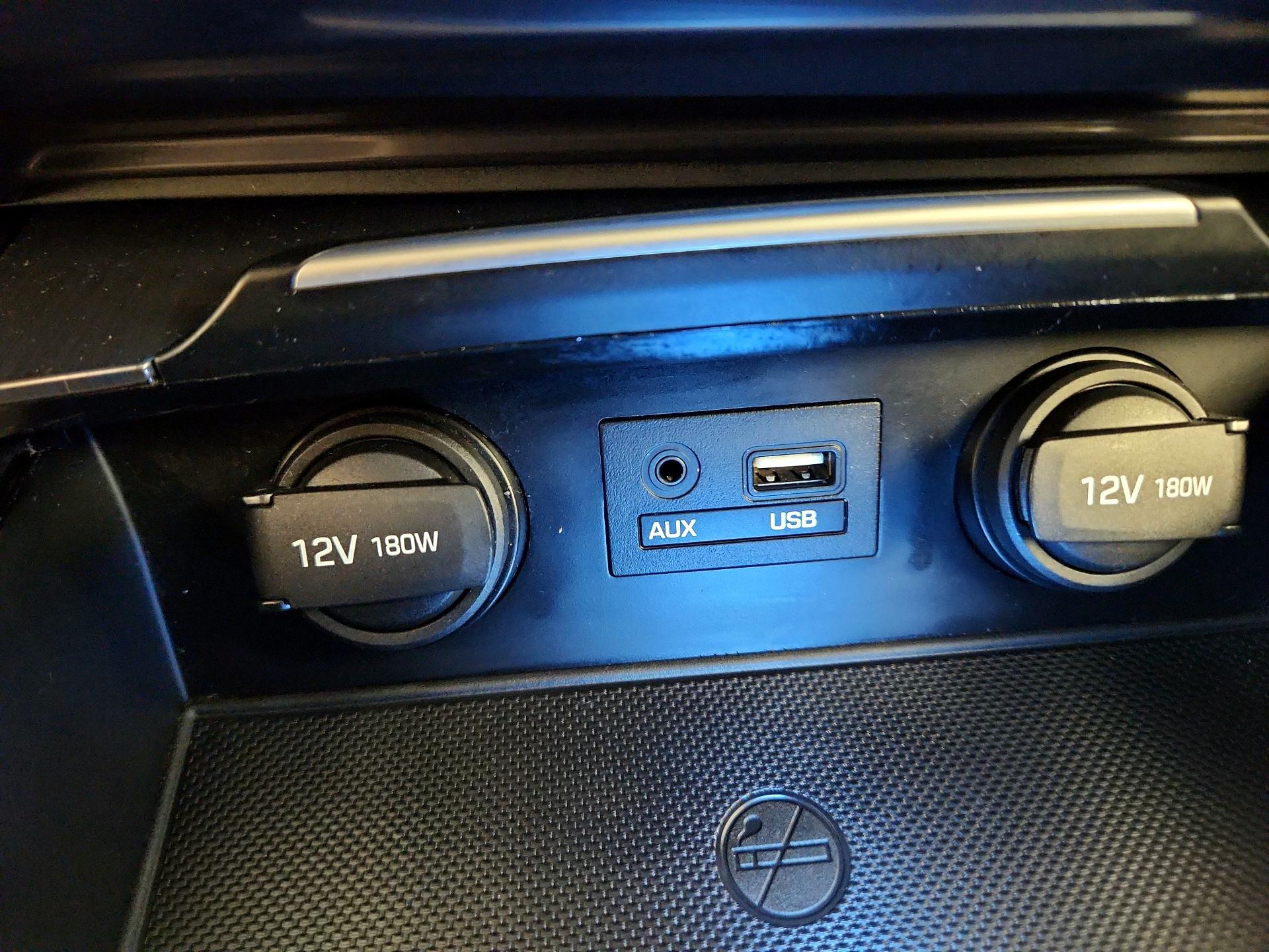 Thumbnail: 2015 Hyundai Genesis - 19