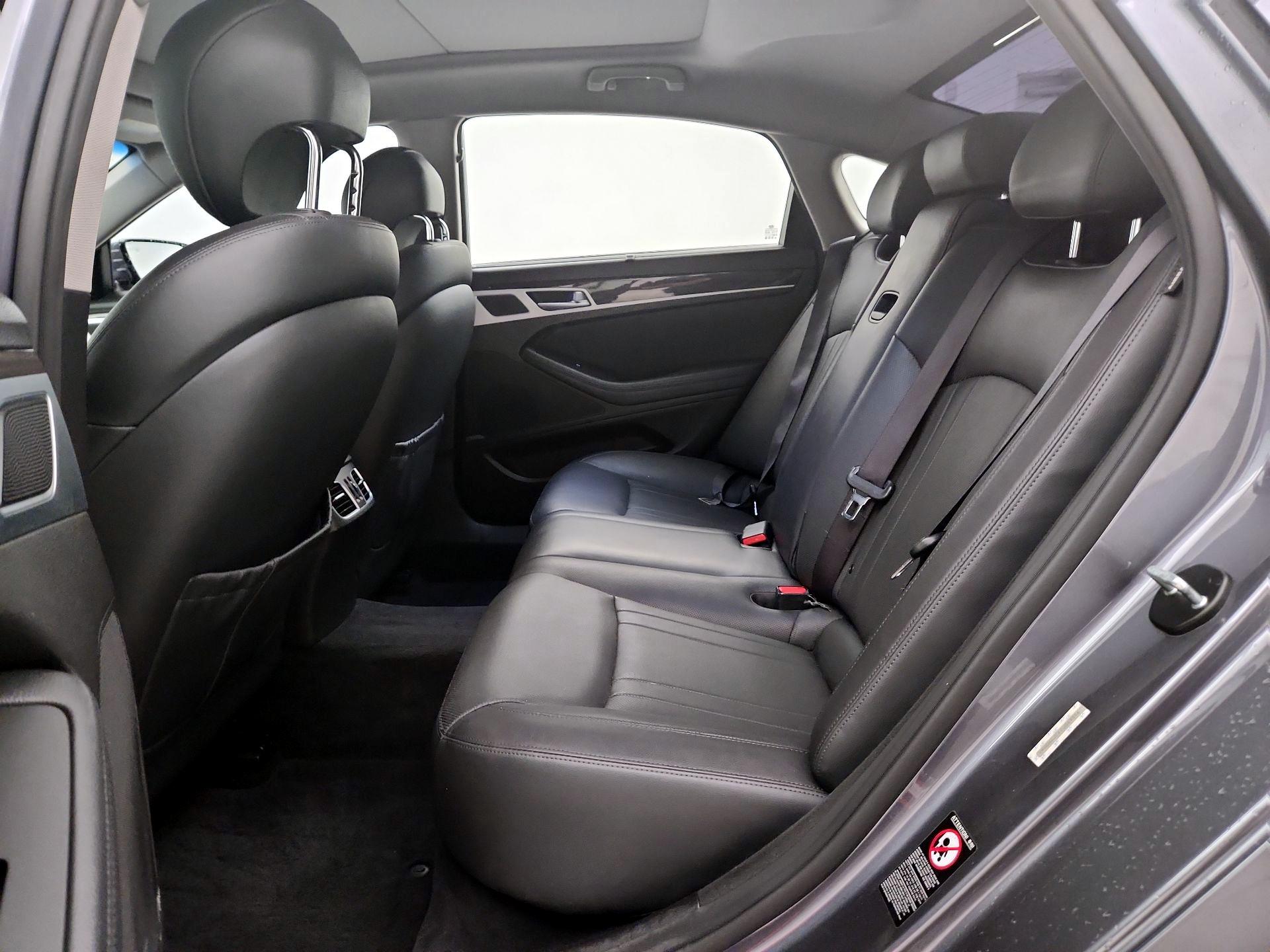 Thumbnail: 2015 Hyundai Genesis - 20