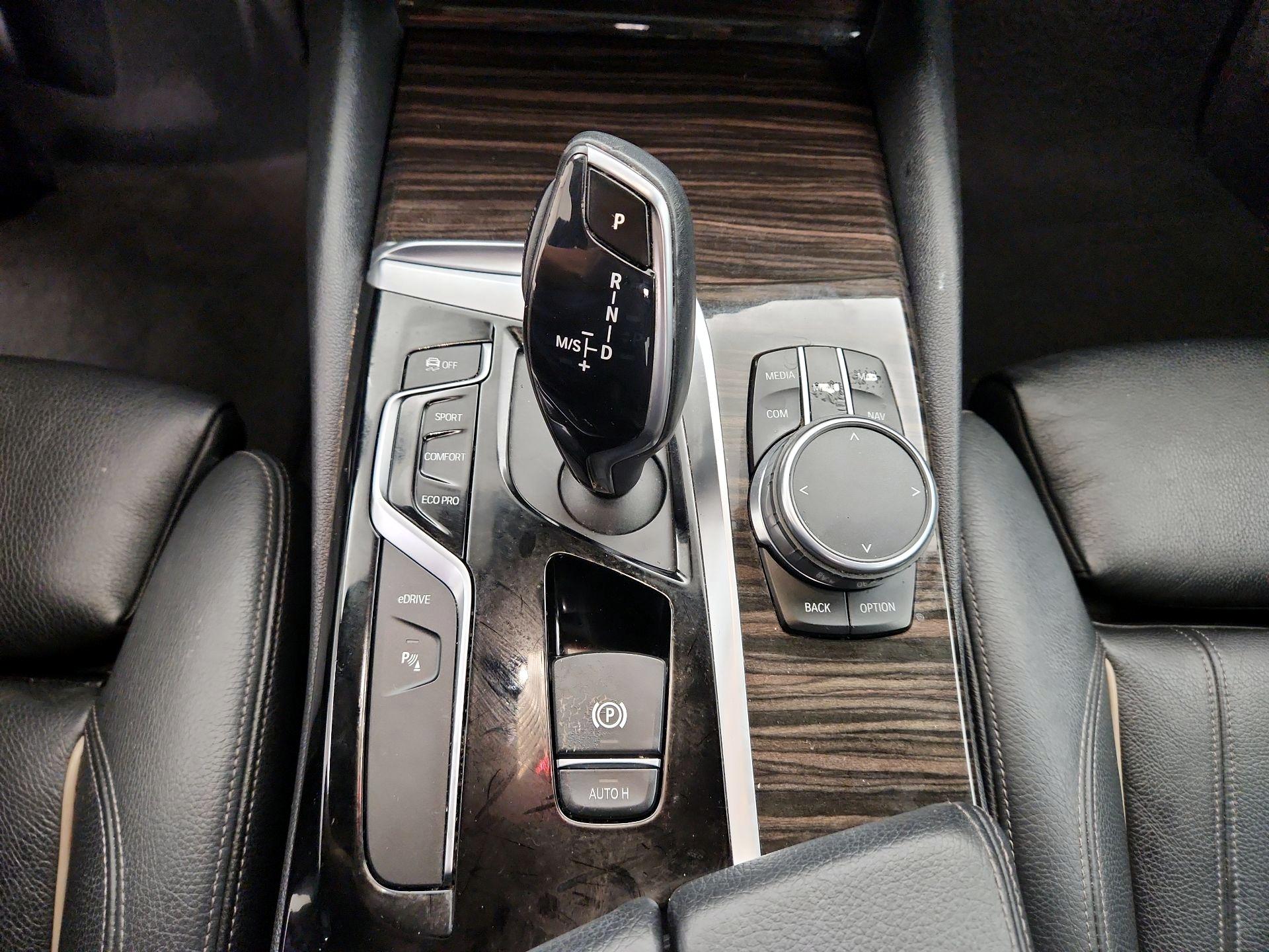 Thumbnail: 2018 BMW 5 Series - 17