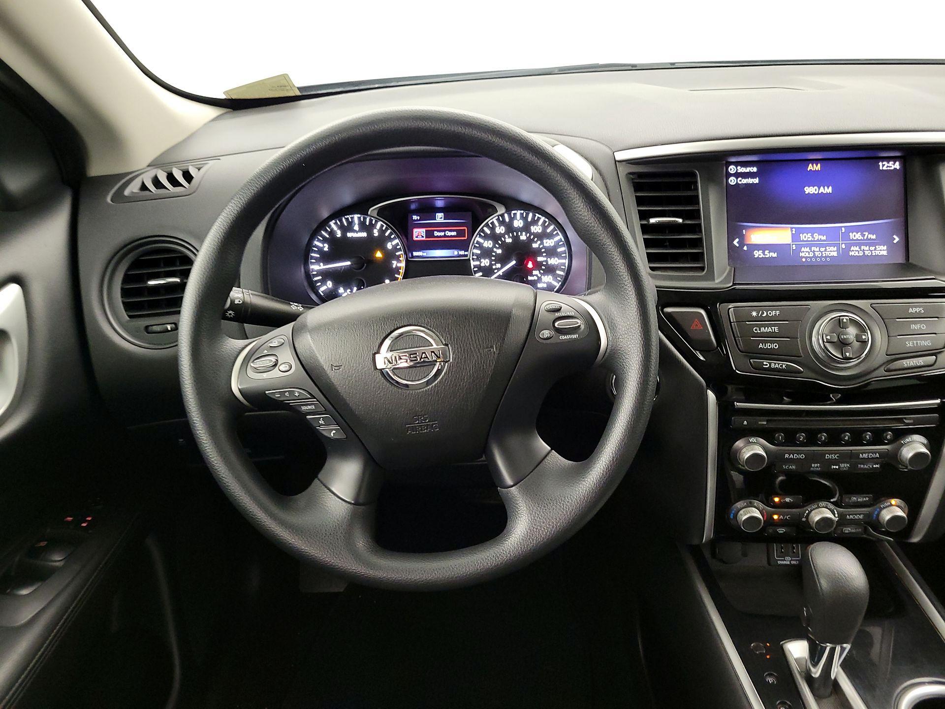 Thumbnail: 2018 Nissan Pathfinder - 10
